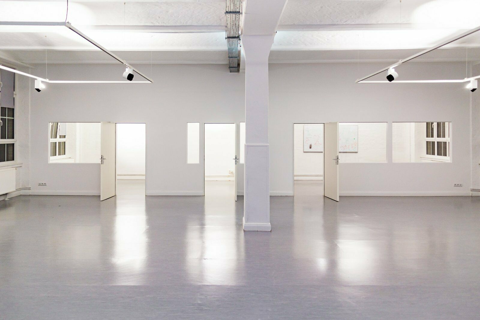 Coworking Space: 3. OG - #office #teams #space #startup #bigroom - skalitzer33 rent-a-desk 