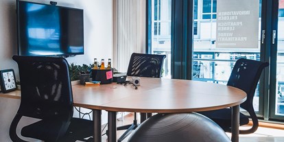 Coworking Spaces - PLZ 33098 (Deutschland) - Der Besprechungsraum bietet Platz für bis zu vier Personen. - Feelgood Workspace