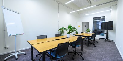 Coworking Spaces - Small size studio for up to 8 members - The Drivery GmbH