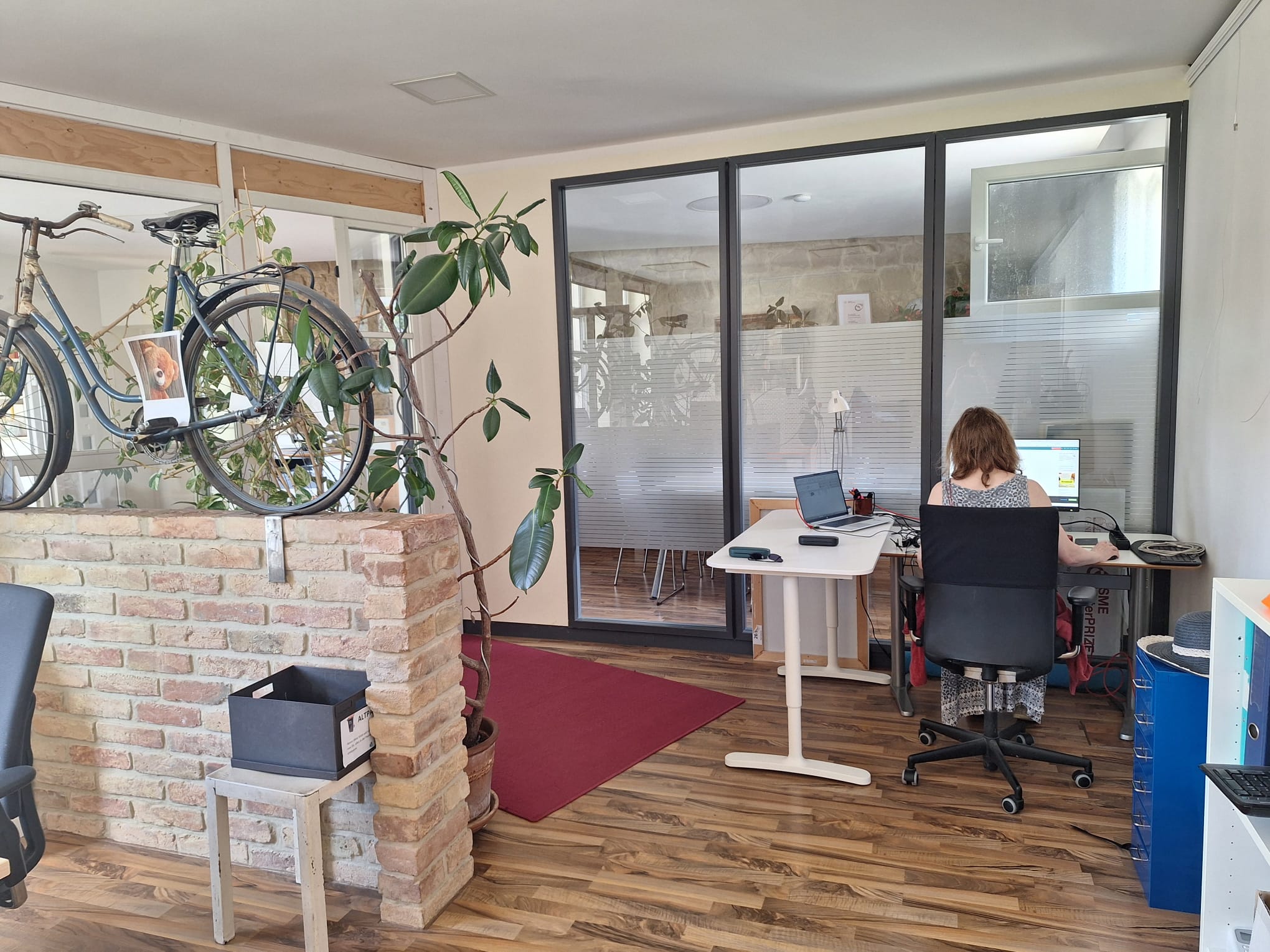 Coworking Spaces - Österreich - CoWorking Space - Dorfplatz St. Andrä-Wördern - ein Ort der Möglichkeiten und des Miteinanders