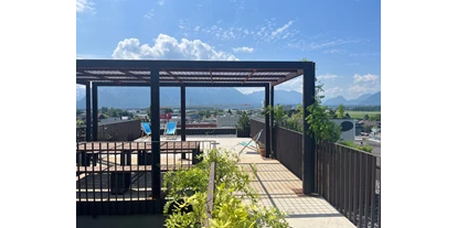 Coworking Spaces - Zugang 24/7 - Salzburg-Stadt (Salzburg) - Die Dachterrasse ist der Lieblingsort von vielen. WLAN ermöglicht es dir, auch hier zu arbeiten - bluebird.space