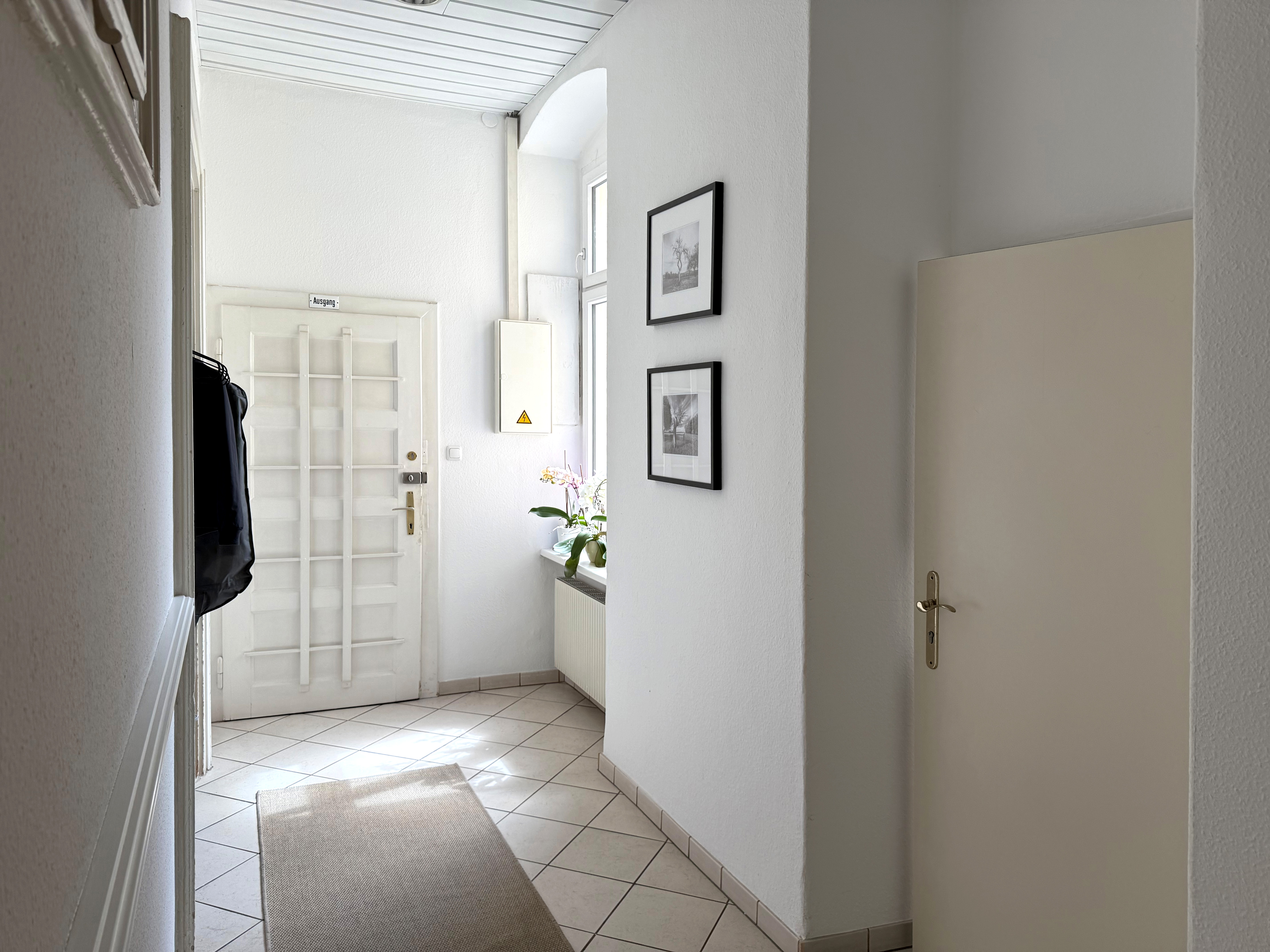 Coworking Spaces - PLZ 4020 (Österreich) - Vorzimmer mit Garderobe - Bürogemeinschaft Fabrikstraße