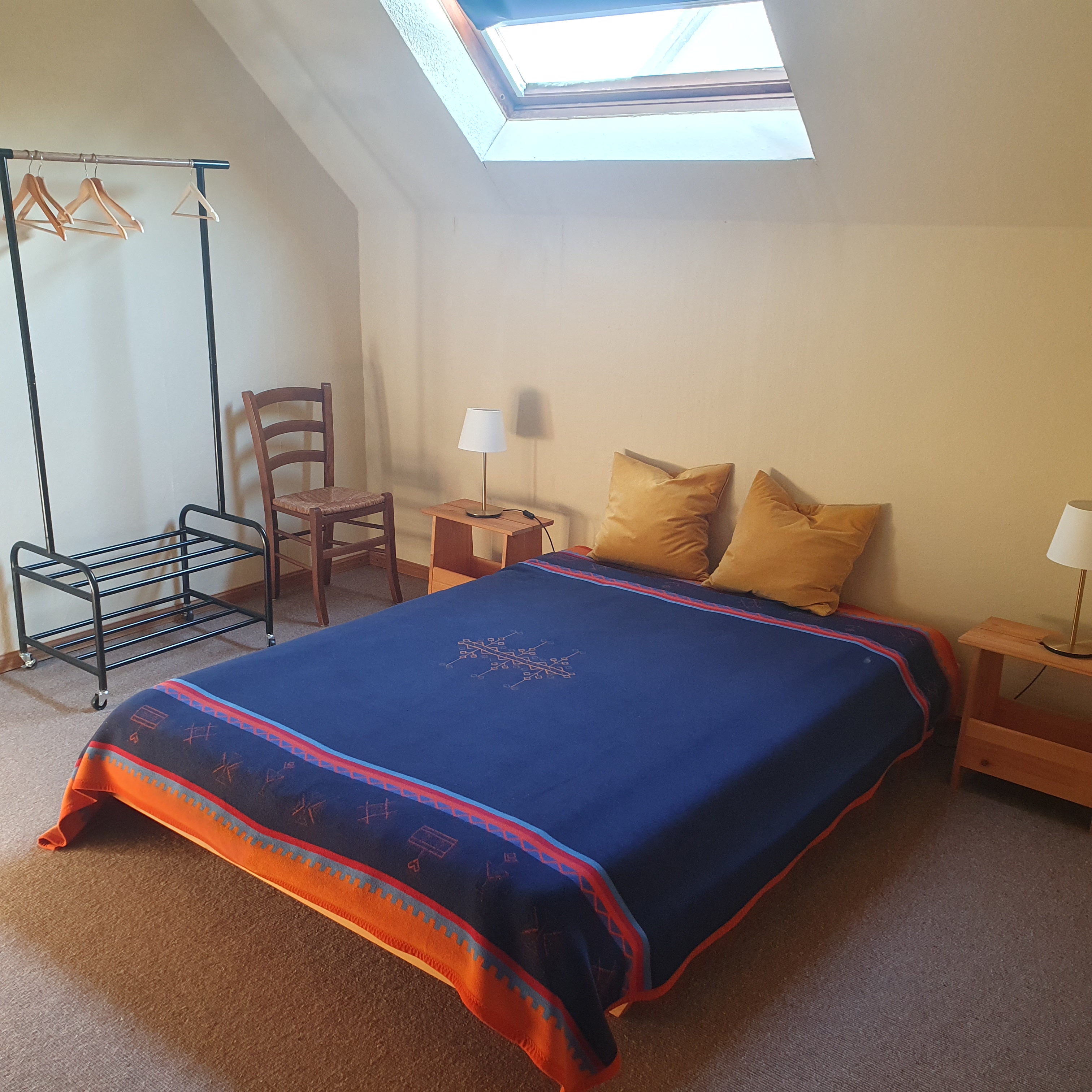 Coworking Space: Schlafzimmer mit einem Doppelbett - Ponderosa