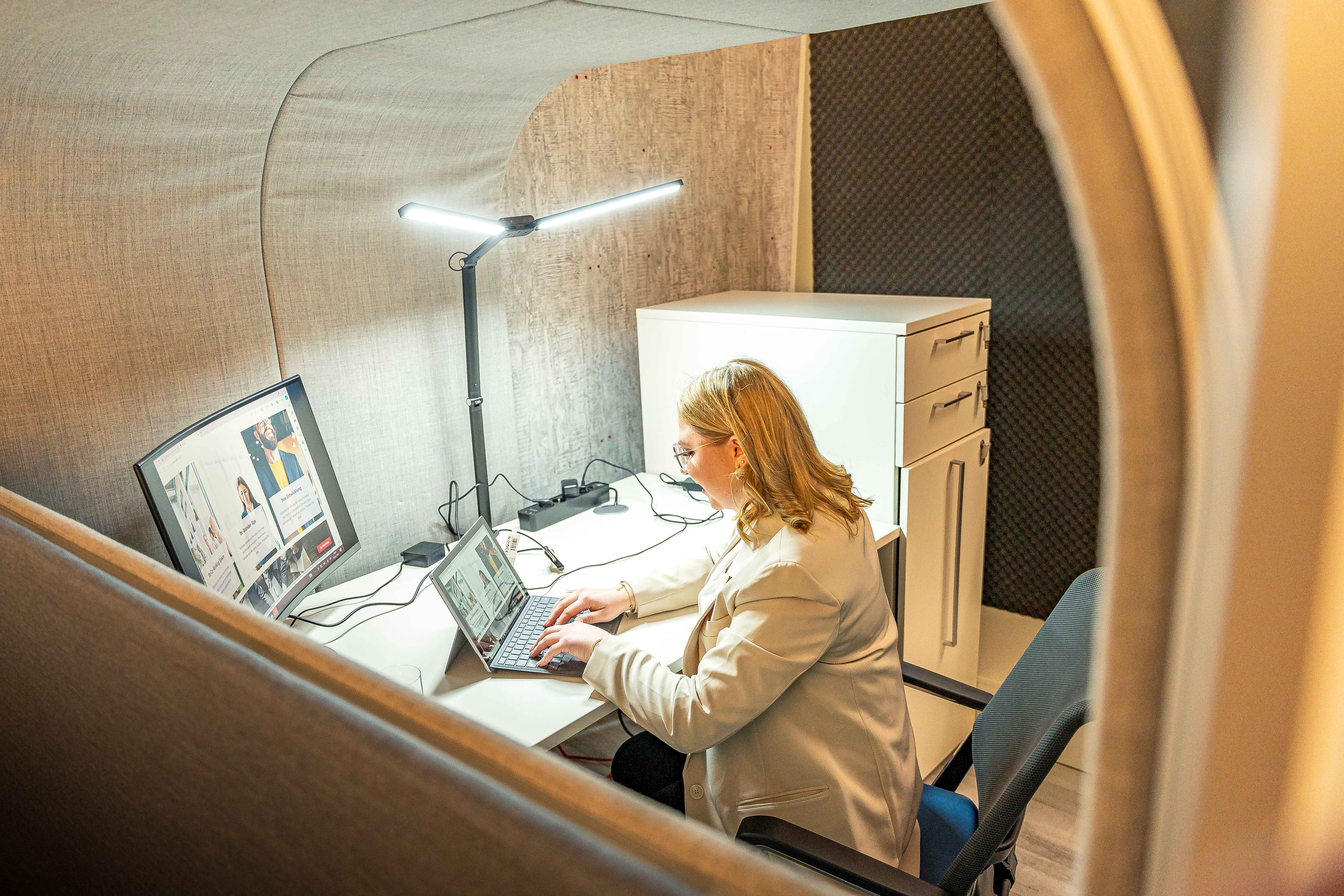 Coworking Space: Einzelplatz im Cube - CoWorkingSpace Adenau am Nürburgring