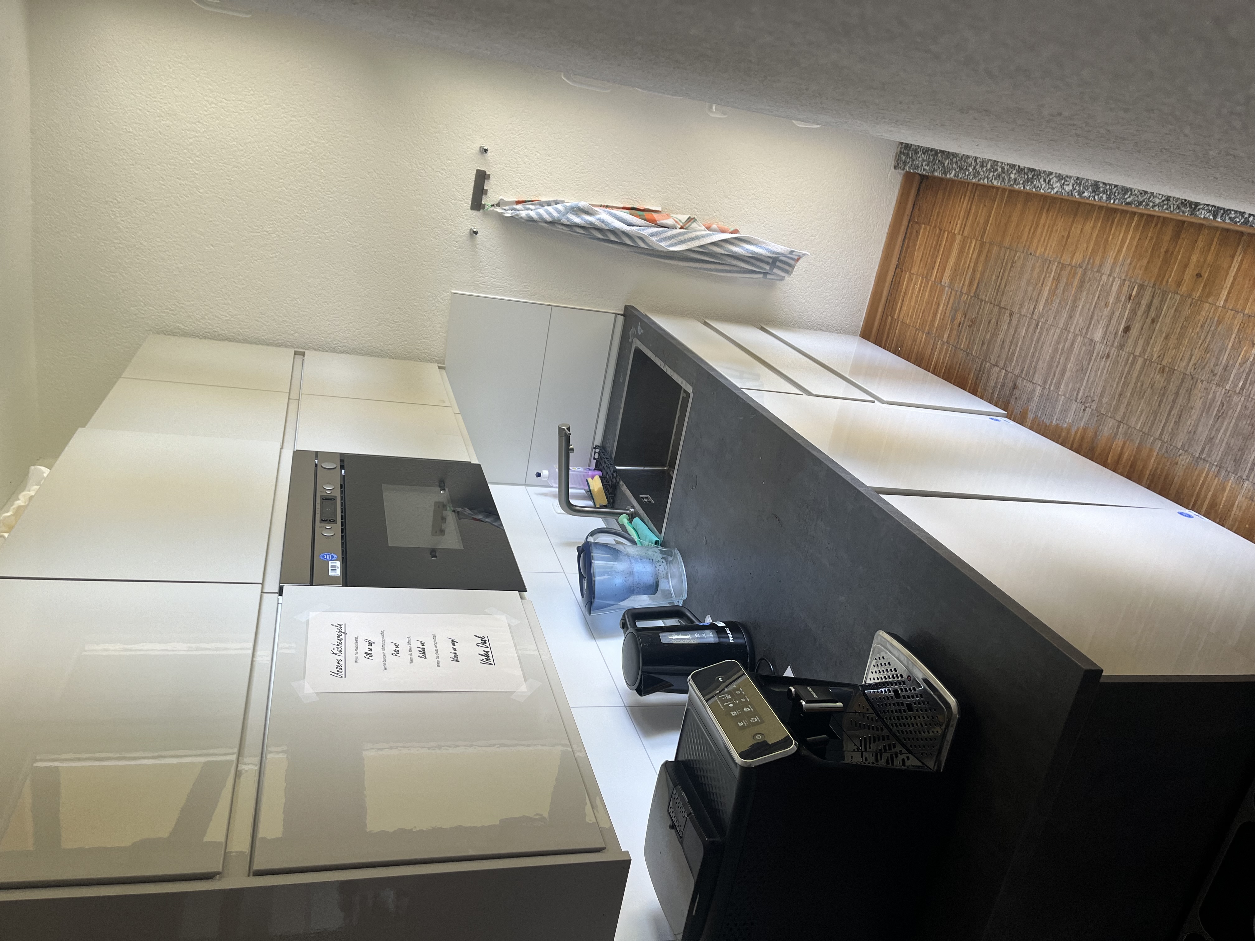 Coworking spaces - Thüringen Nord - Die Teeküche kannst du ebenfalls nutzen. Hier kannst du dir auch immer Kaffee und Tee holen. - Co-Working Space Neudietendorf