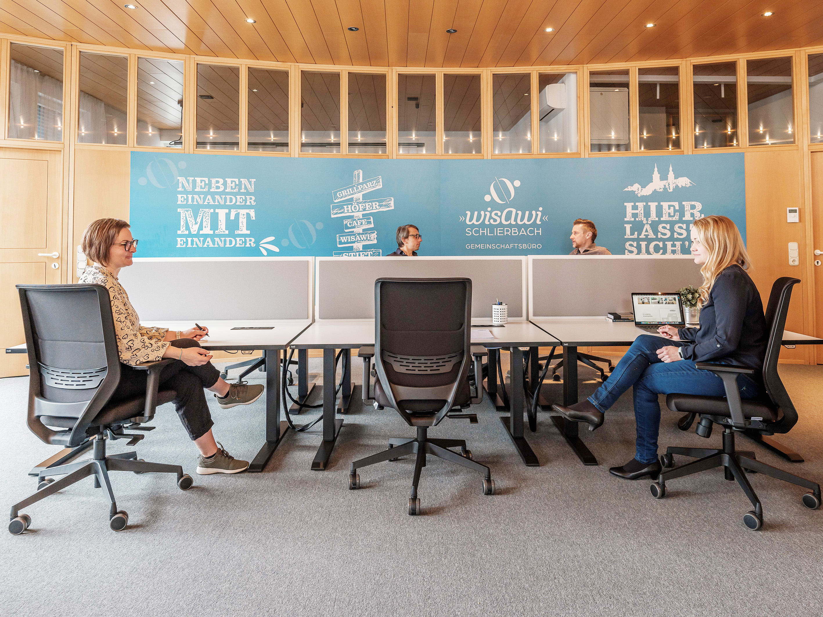 Coworking Space: Im wisawi Schlierbach findest du auf 90 m2 8 fixe Arbeitsplätze in einem Gemeinschaftsbüro.  - wisawi Schlierbach