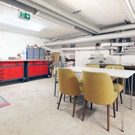 Coworking Space: Werkstatt und Besprechungsraum im Keller - The Social