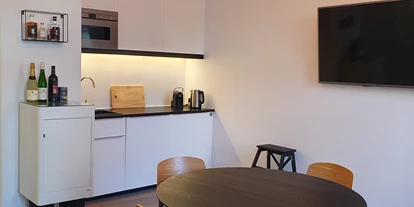 Coworking Spaces - Zugang 24/7 - Österreich - Küche und Besprechungsraum - Coworking Brunnengasse 1160 Wien