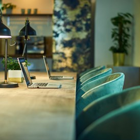 Coworking Space: Hot Desk Area - Velvet Space
