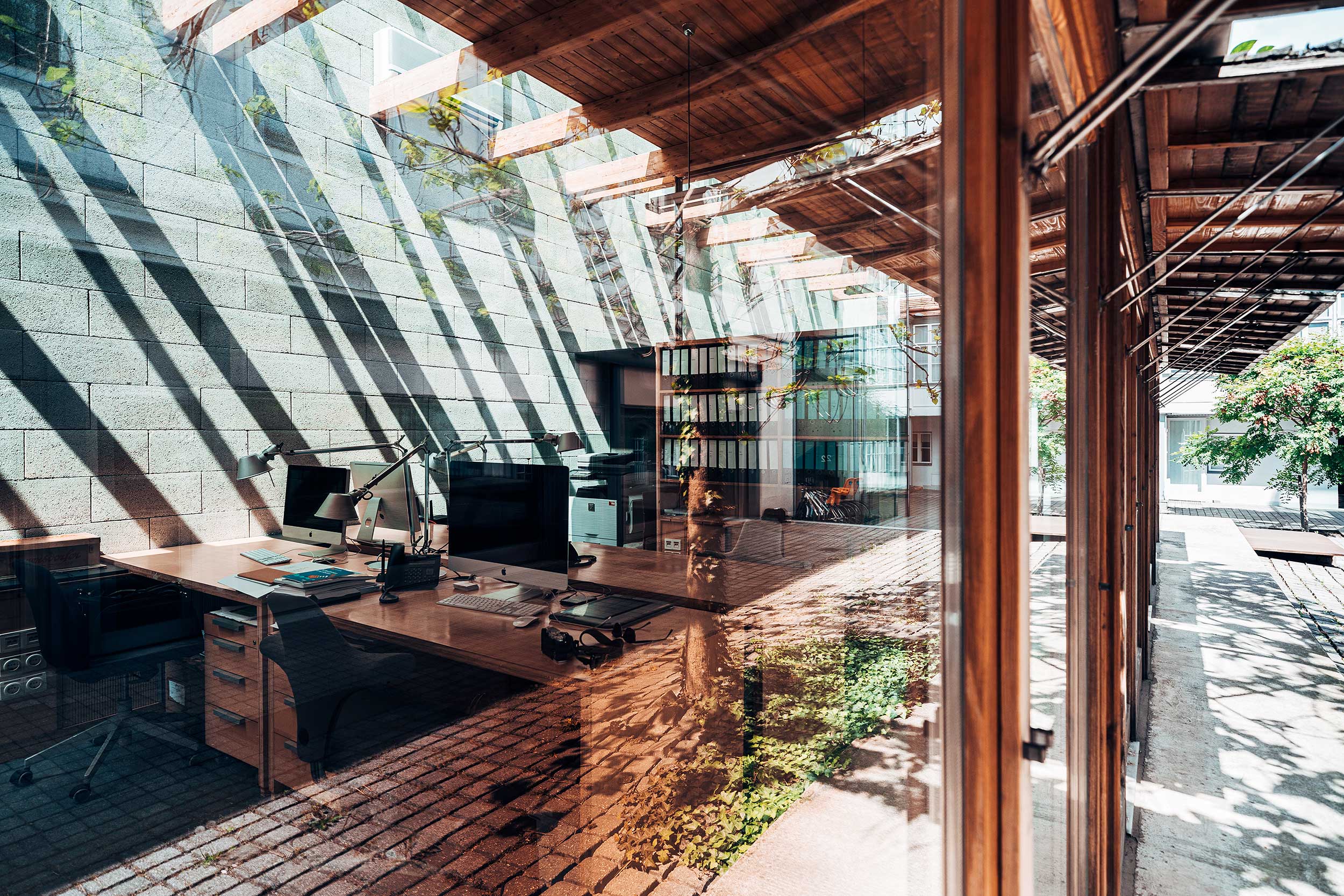 Coworking spaces - Wien-Stadt - das Büro  - Helle Büroplätze in ruhigem Innenhof zur Miete