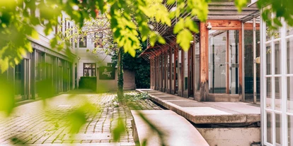 Coworking Spaces - Wien - das Büro von außen - Helle Büroplätze in ruhigem Innenhof zur Miete