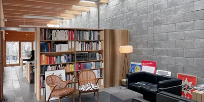 Coworking Spaces - Wien - Vorraum - Helle Büroplätze in ruhigem Innenhof zur Miete