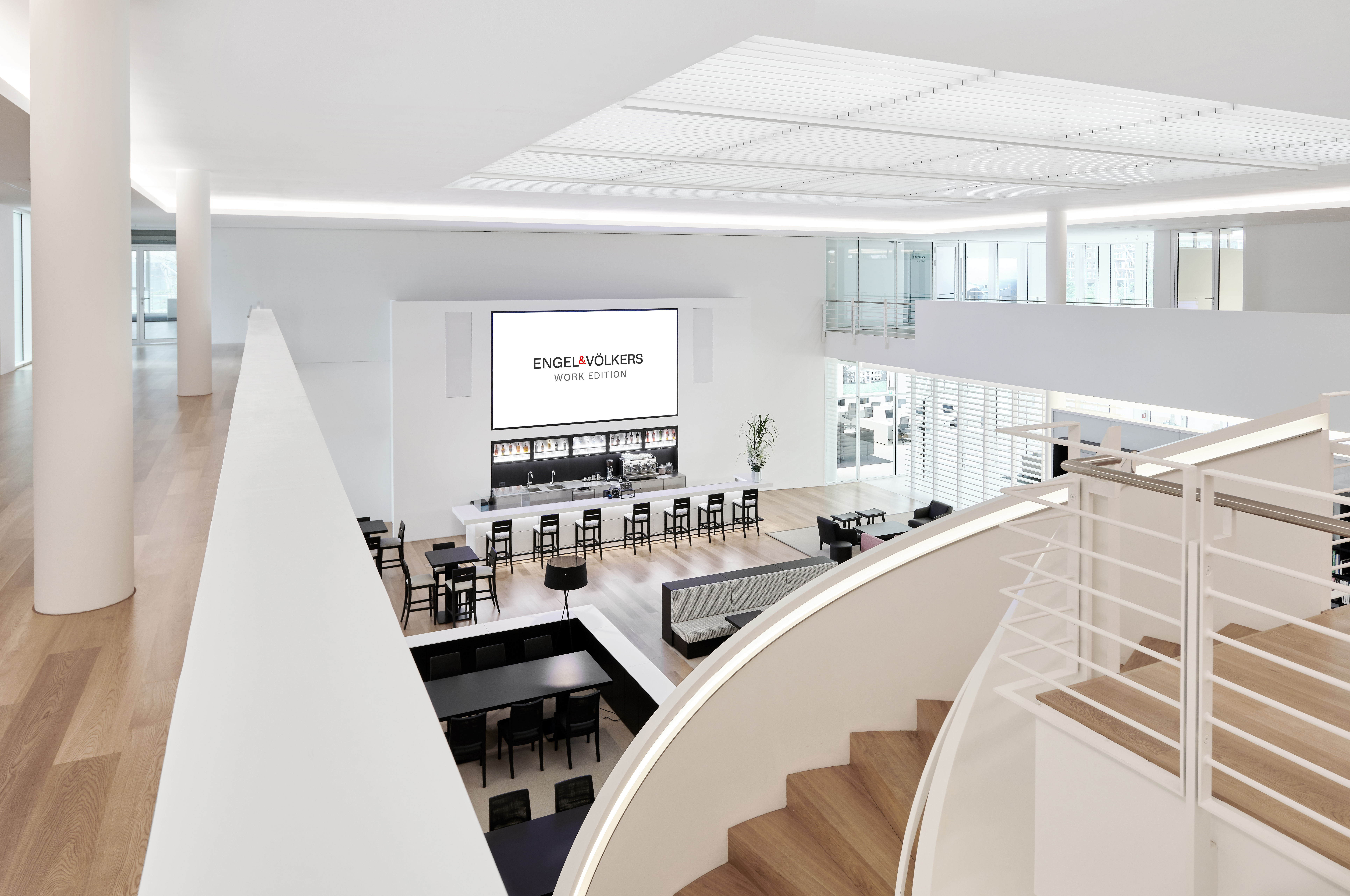Coworking Space: Atrium - Engel & Völkers Work Edition HafenCity 
