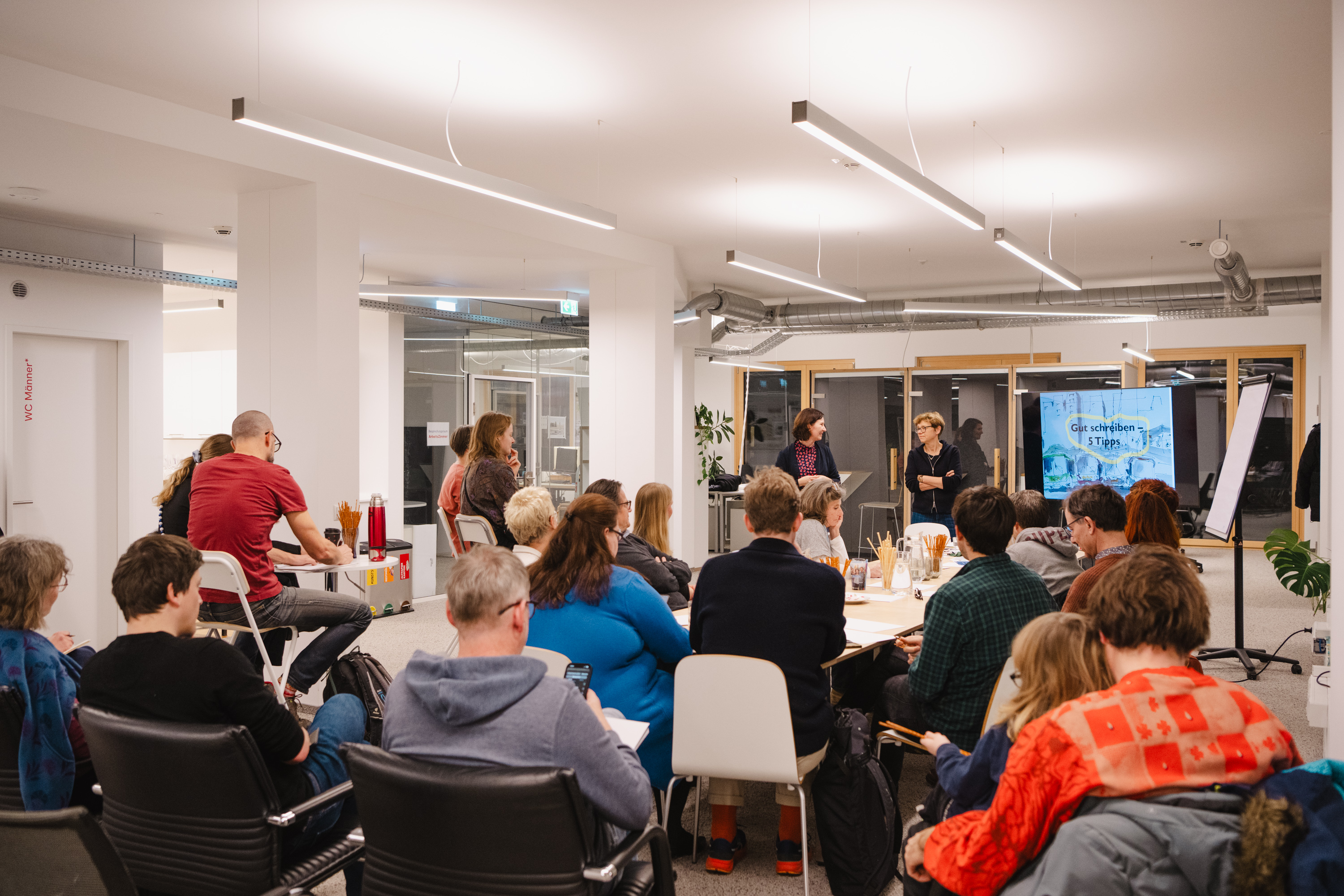 Coworking Spaces - Österreich - Take care of your Business - Unser Wissens und Vernetzungsformat.  - Arbeitszimmer - der Coworkingspace in der HausWirtschaft