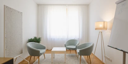 Coworking Spaces - Zugang 24/7 - Österreich - unsere kleinen Meetingräume werden gerne von unseren Berater*innen im Haus genutzt.  - Arbeitszimmer - der Coworkingspace in der HausWirtschaft