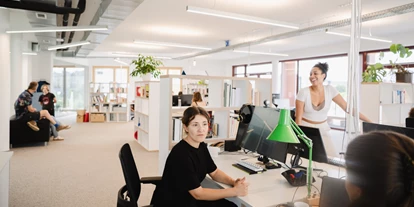 Coworking Spaces - Zugang 24/7 - Österreich - Fixdesk - Du kannst Schreibtisch & Sessel gerne mitnehmen.  - Arbeitszimmer - der Coworkingspace in der HausWirtschaft