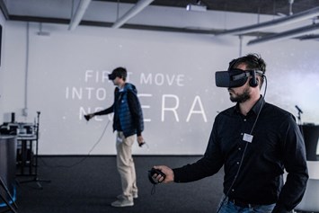 Coworking Space: Virtual-Reality-Holodeck mit verschiedensten Technologien, u.a. VR, AR, 3D-Druck - Digitales ZukunftsZentrum Allgäu-Oberschwaben