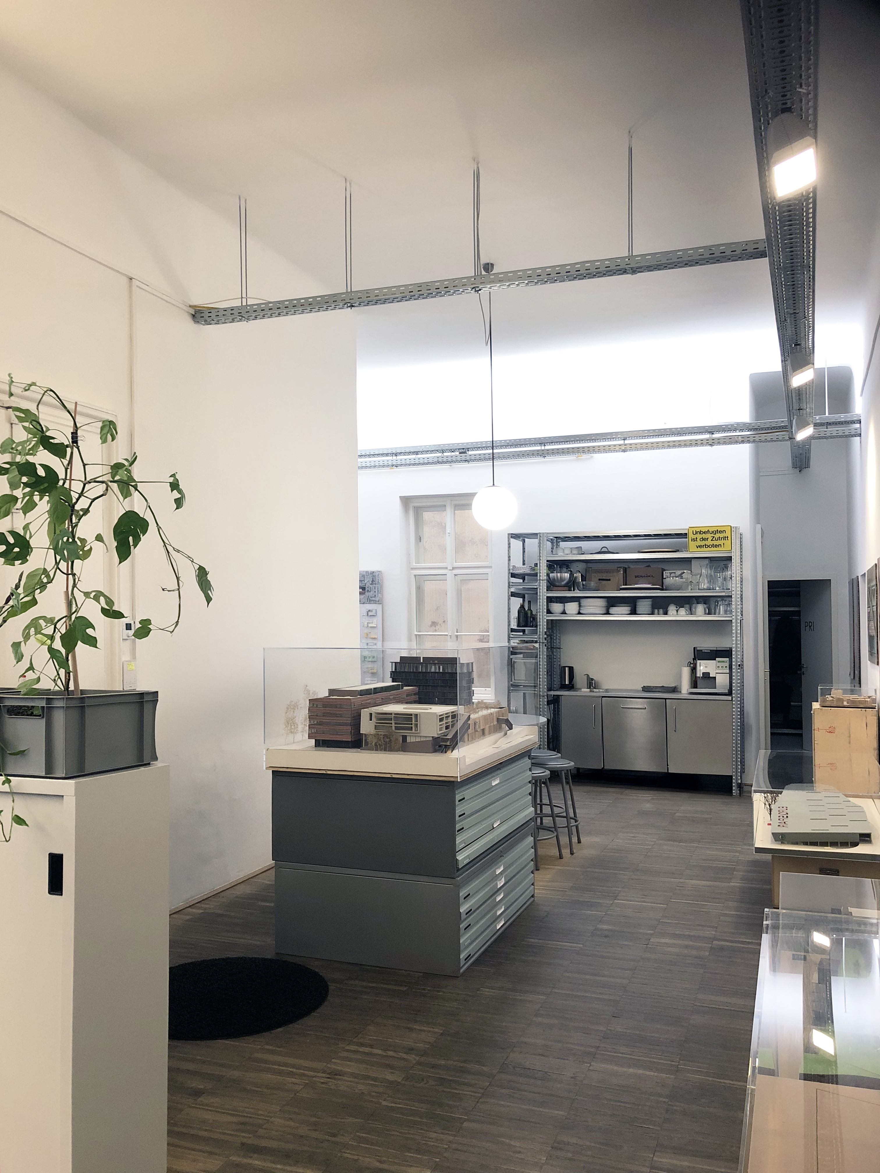 Coworking Spaces - Wien-Stadt Leopoldstadt - Eingang, Teeküche - Arbeitsplätze im Architekturatelier
