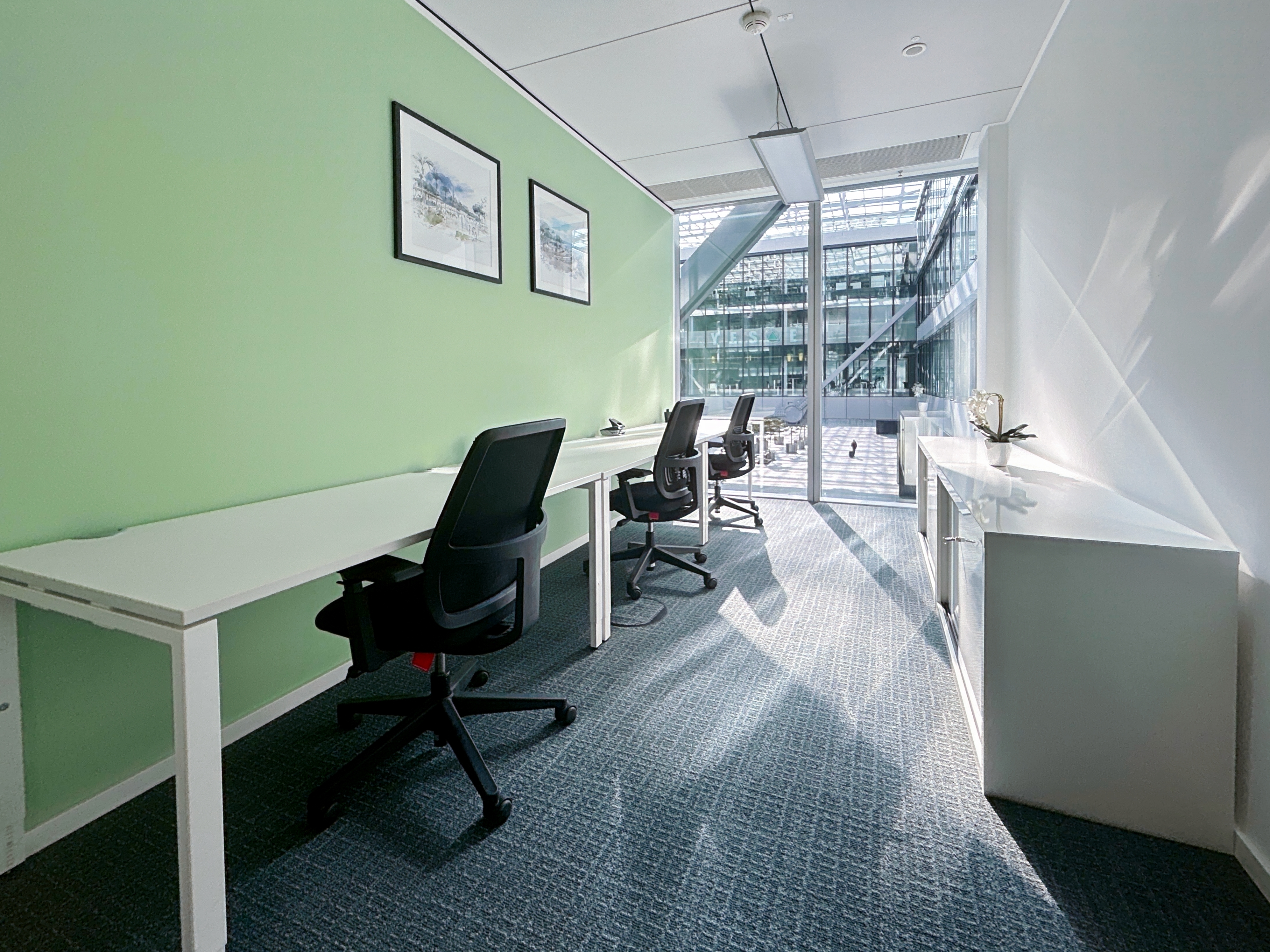 Coworking Space: Flexible Arbeitsplätze in Regus The Squaire Business Center