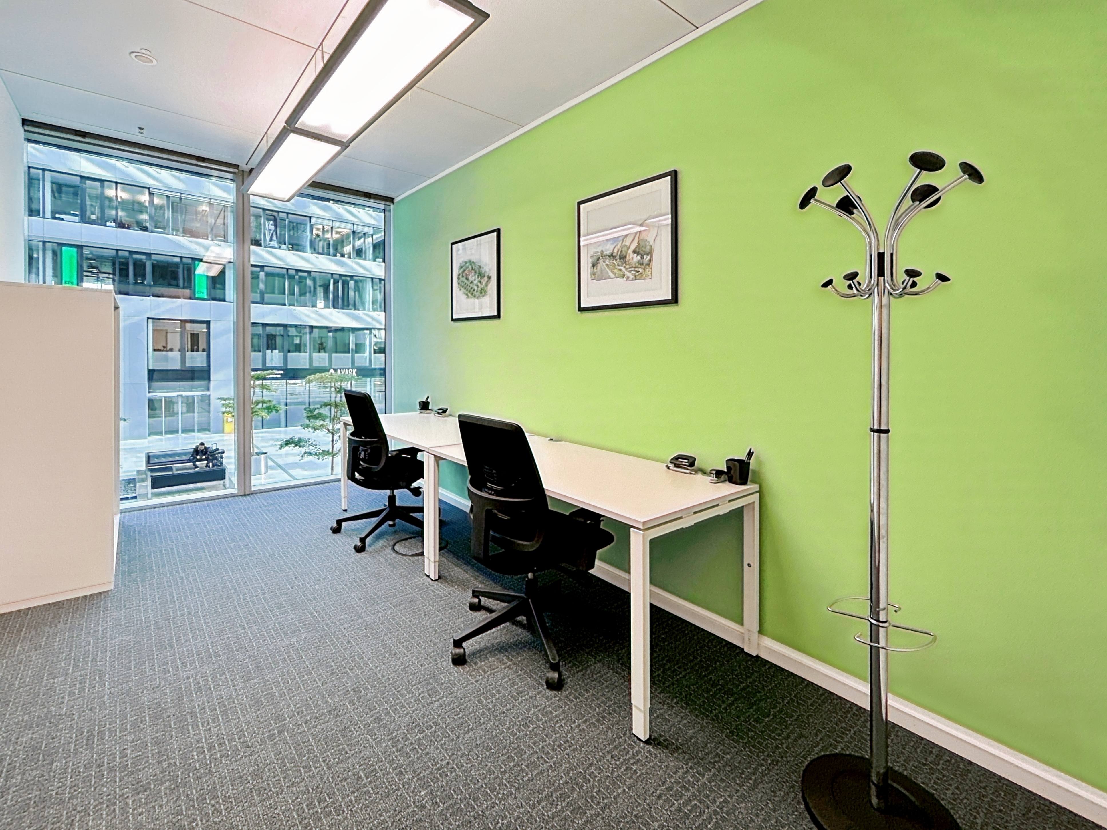 Coworking Space: Flexible Arbeitsplätze in Regus The Squaire Business Center