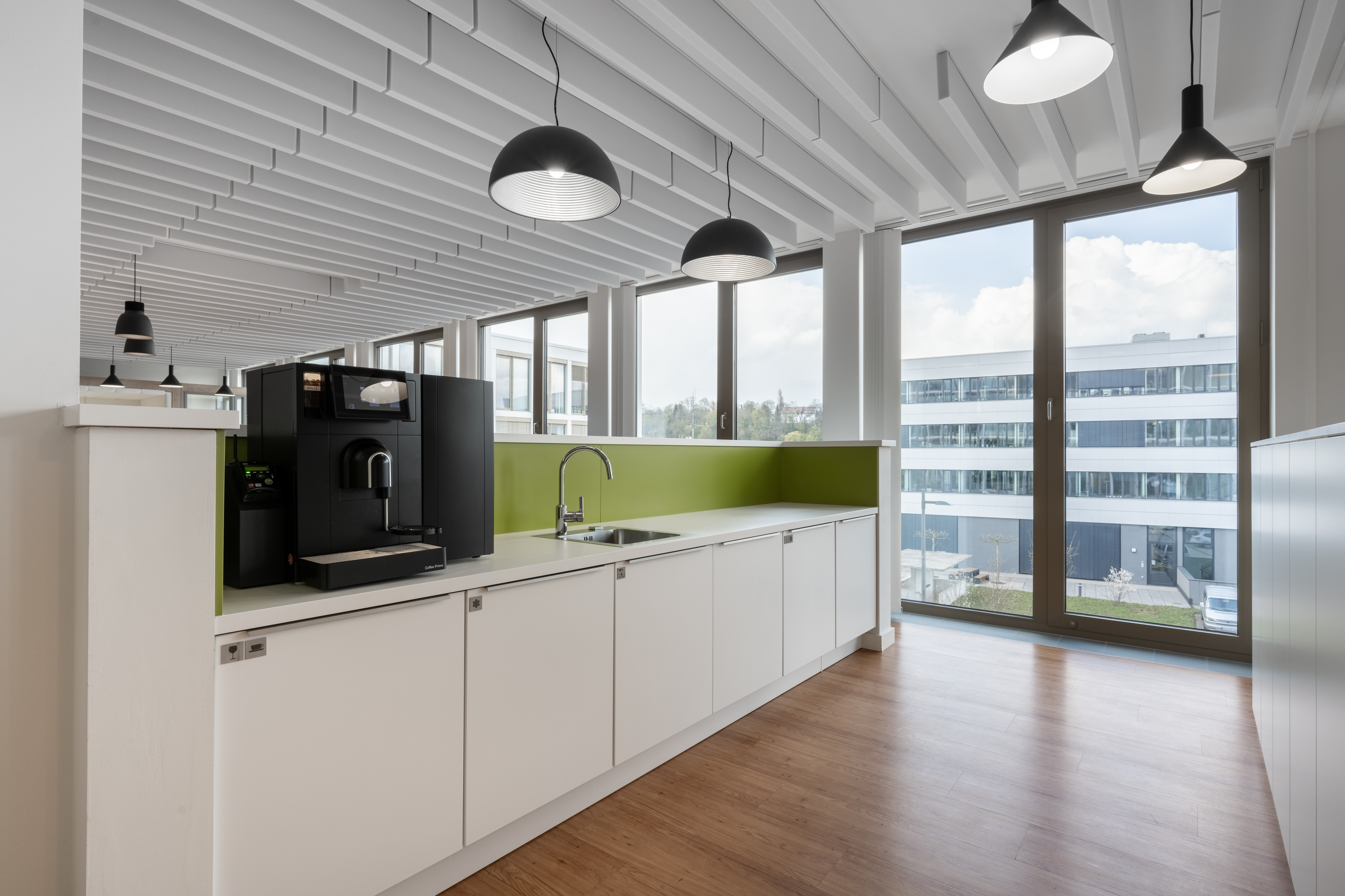 Coworking spaces - Hesse - Arbeitsplätze, Services und Support unterstützen Sie bei der Arbeit in Regus Connect