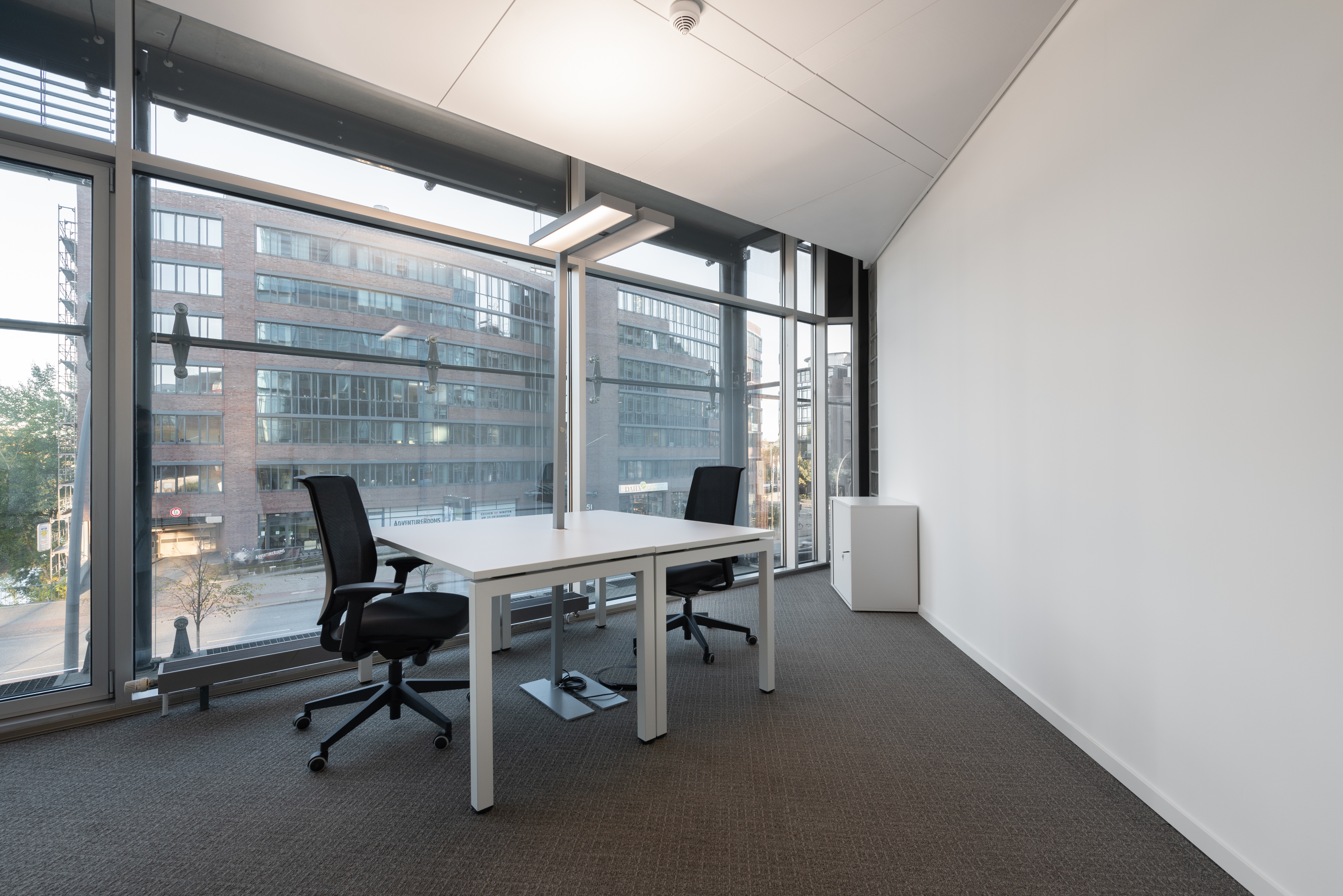 Coworking Space: All-inclusive-Zugang zu Arbeitsplätzen, virtuellen Büros und Besprechungsräumen in Regus Hammerbrook