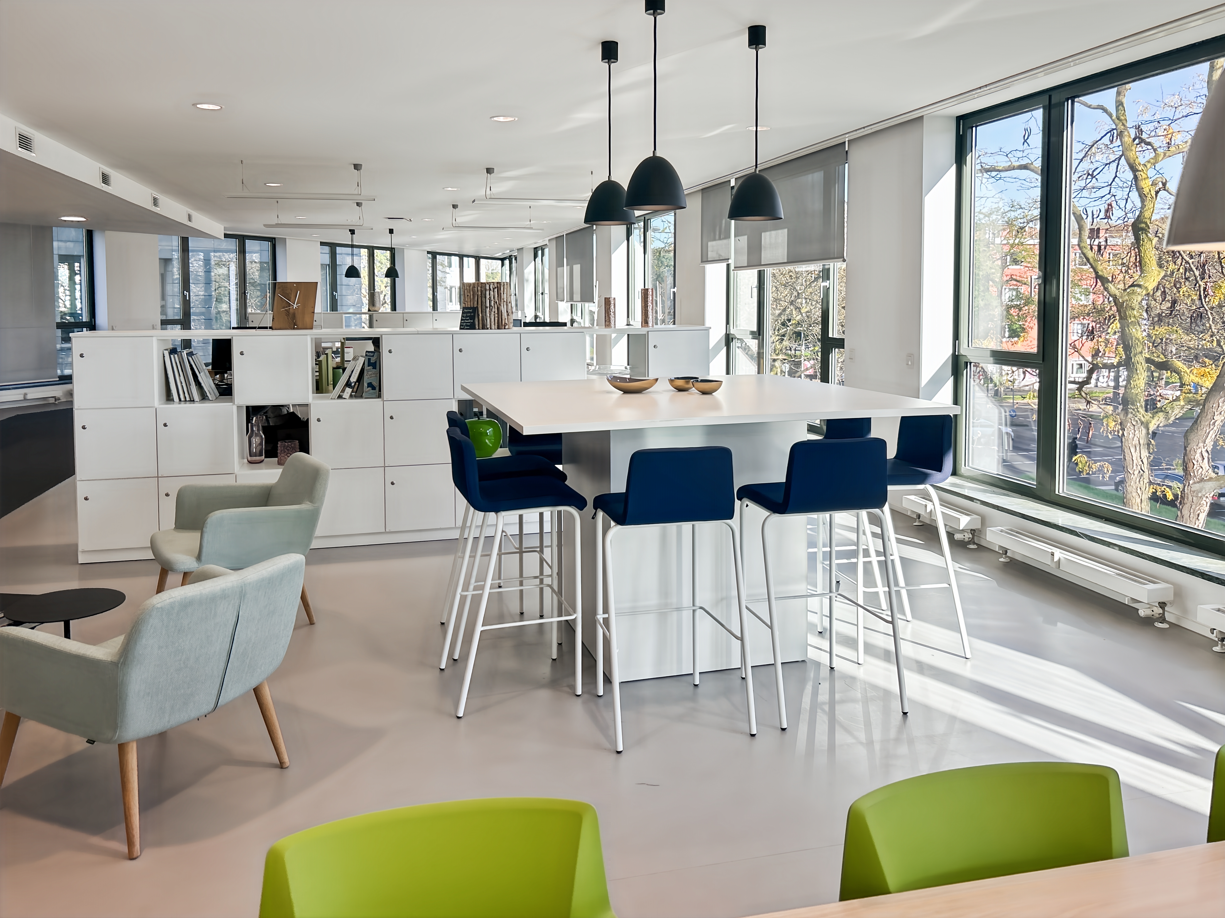 Coworking Space: Arbeitsplätze, Services und Support unterstützen Sie bei der Arbeit in Colonius Carré