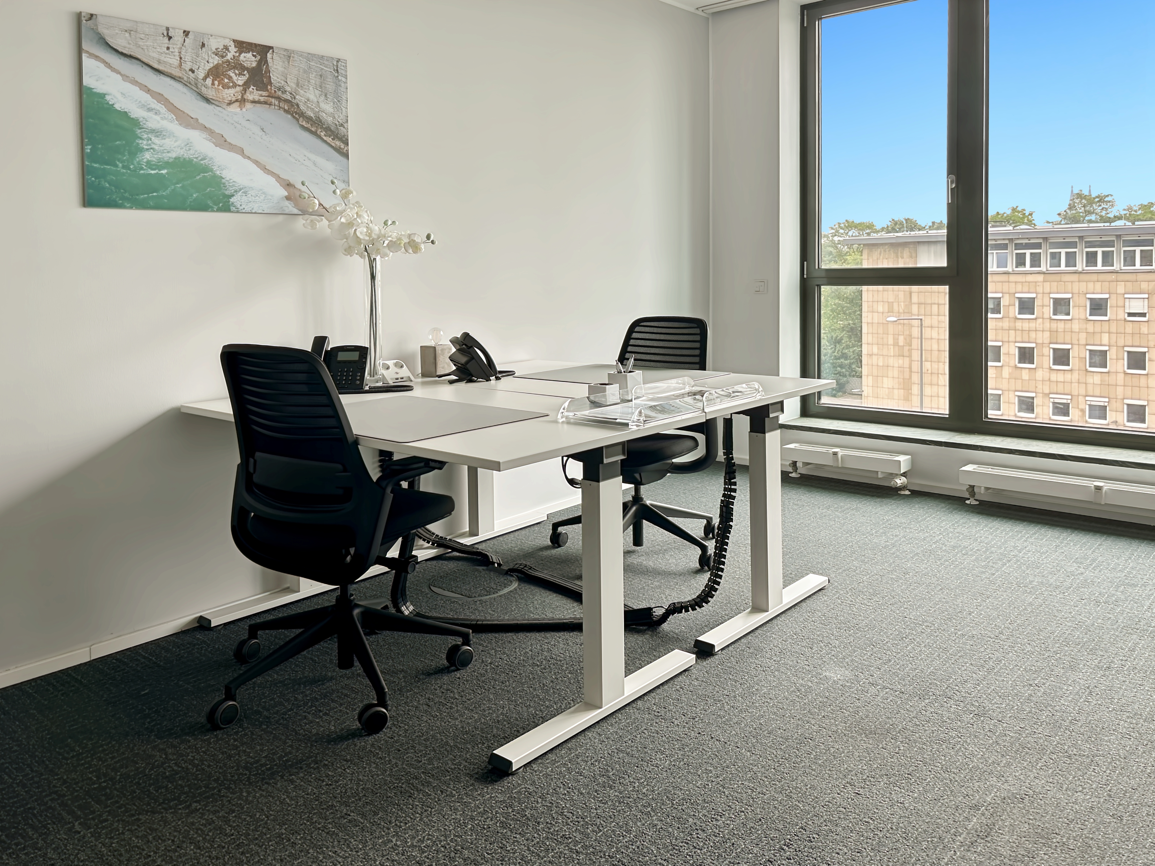 Coworking Space: Arbeitsplätze, Services und Support unterstützen Sie bei der Arbeit in Regus Colonius Carré