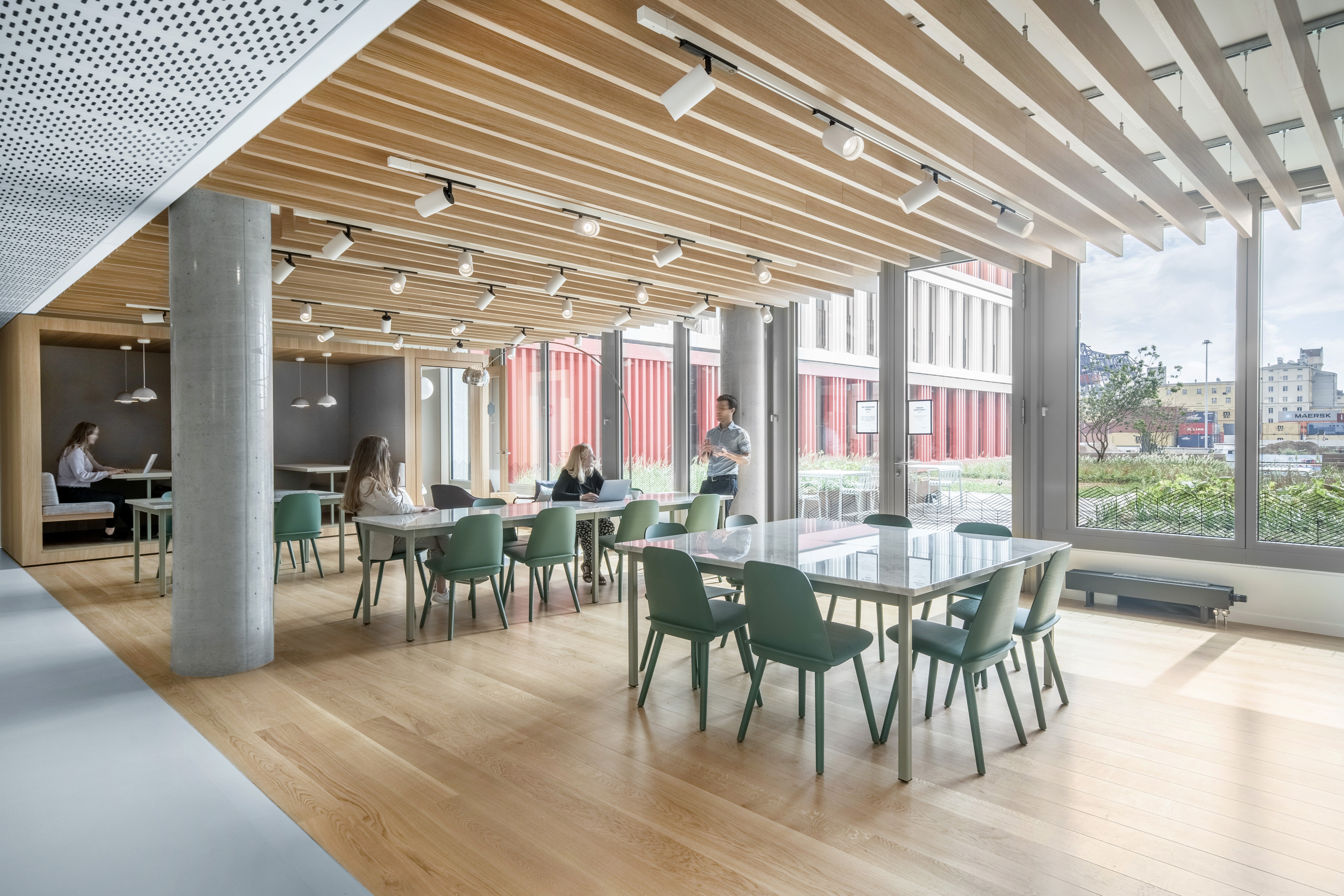 Coworking Spaces - Hessen - Meetings, Arbeit und Zusammenarbeit in unseren professionellen Business Center in Spaces The Docks