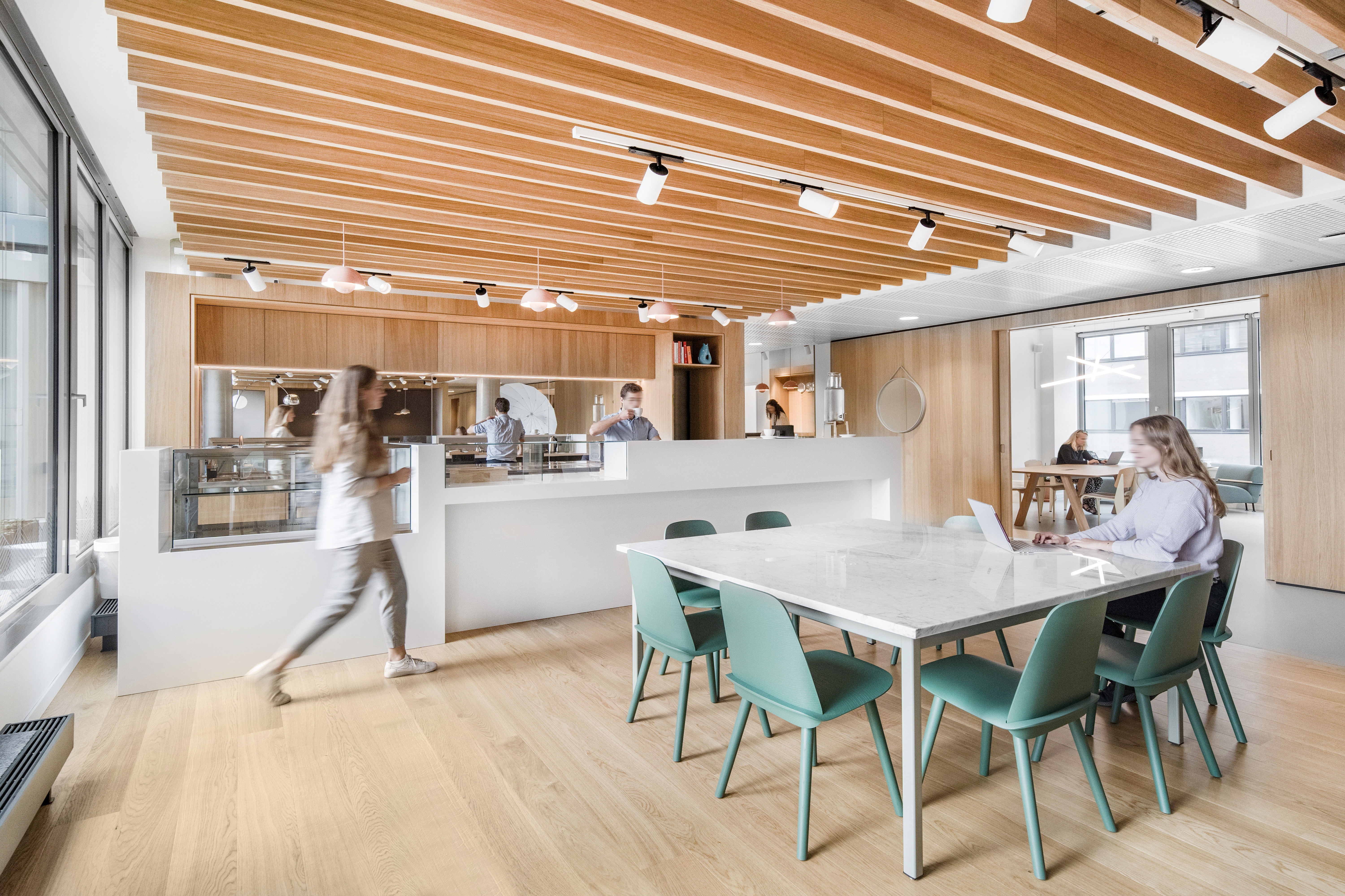 Coworking Spaces - Hessen - Meetings, Arbeit und Zusammenarbeit in unseren professionellen Business Center in Spaces The Docks