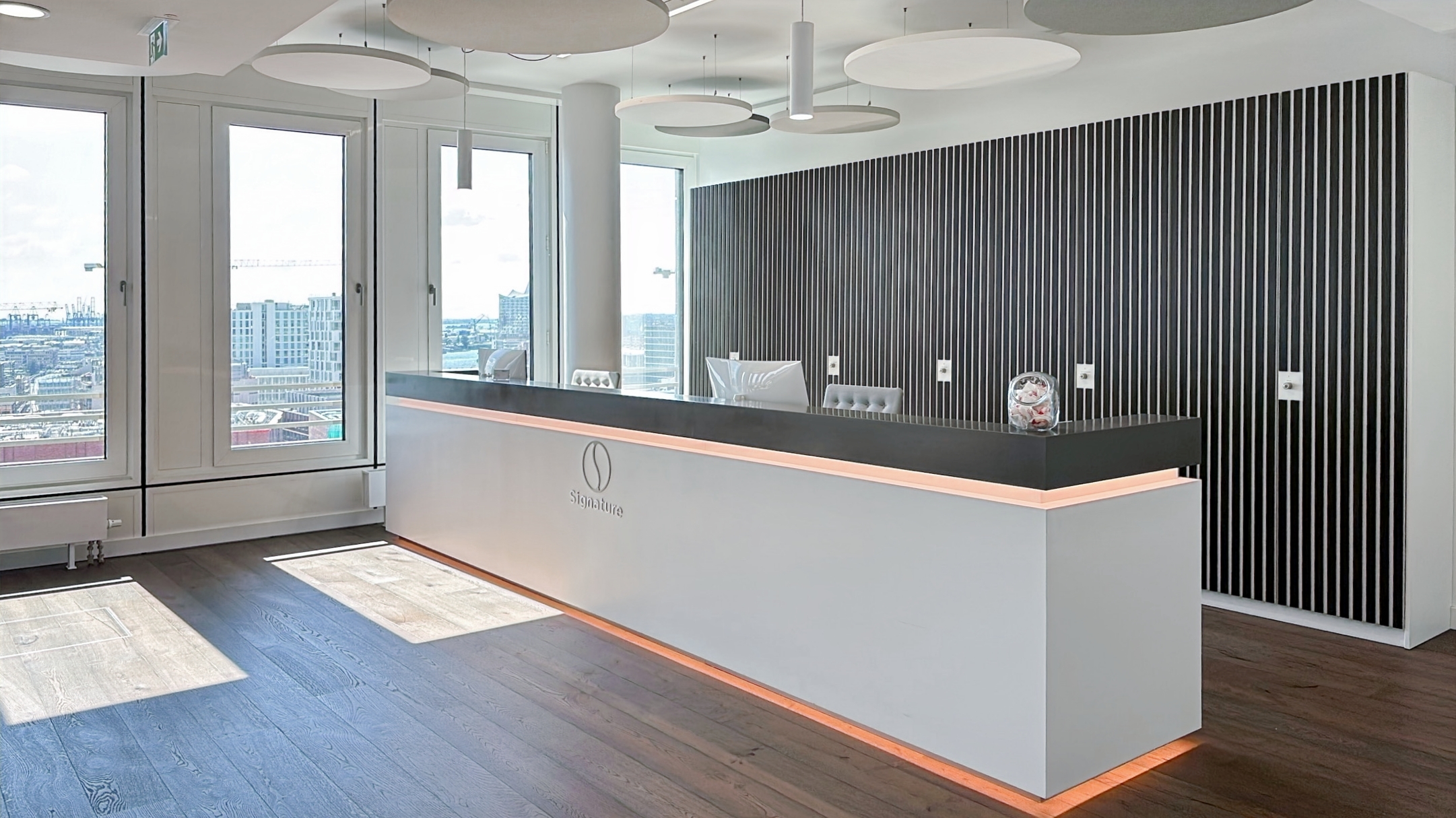 Coworking Space: All-inclusive-Zugang zu Arbeitsplätzen, virtuellen Büros und Besprechungsräumen in SIGNATURE HafenCity