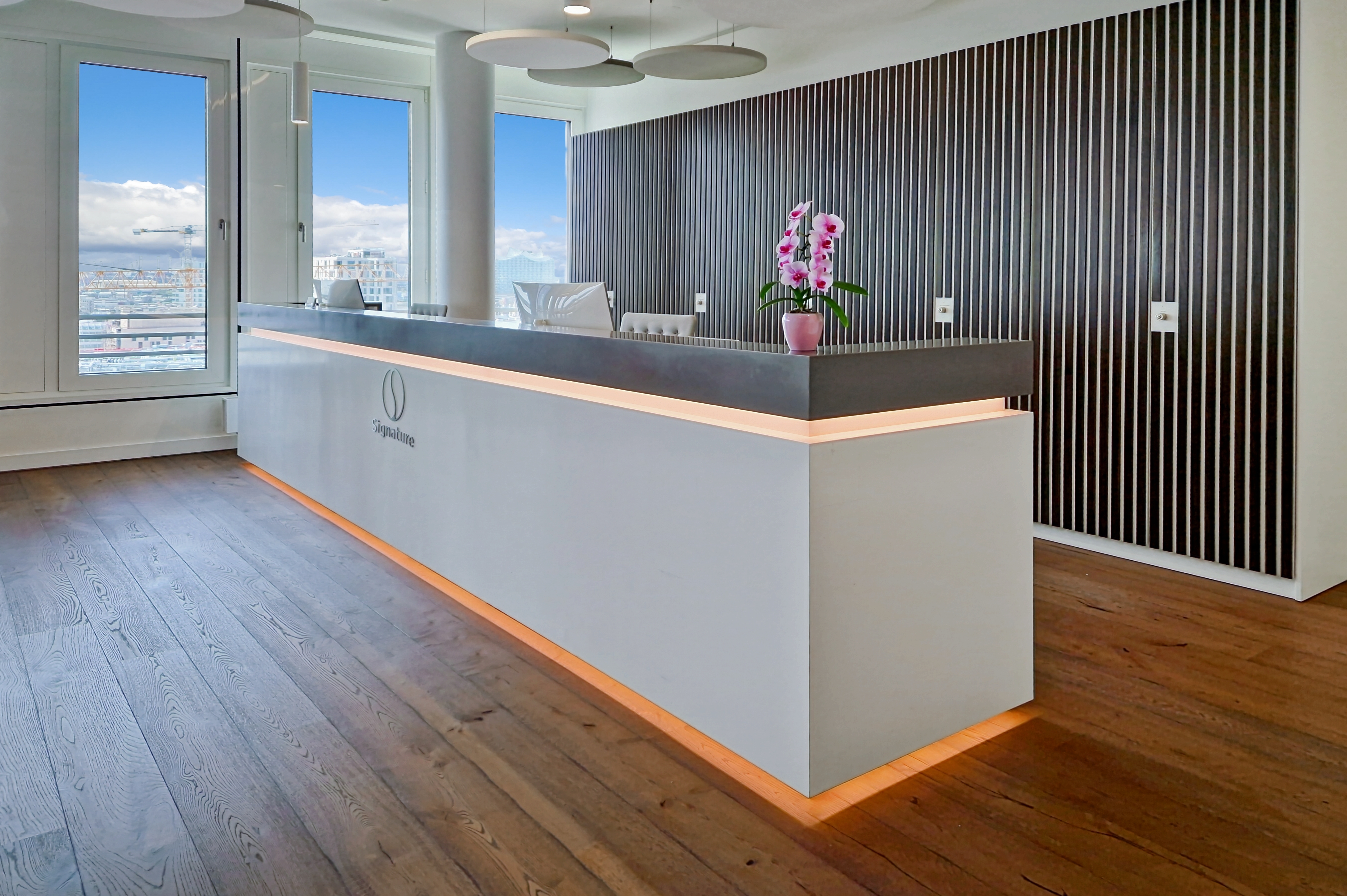 Coworking Space: All-inclusive-Zugang zu Arbeitsplätzen, virtuellen Büros und Besprechungsräumen in SIGNATURE HafenCity