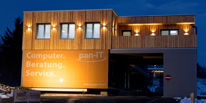 Coworking Spaces - Zugang 24/7 - Österreich - Teamspace beleuchtet für Abend-Events - Sonnenland Teamspace