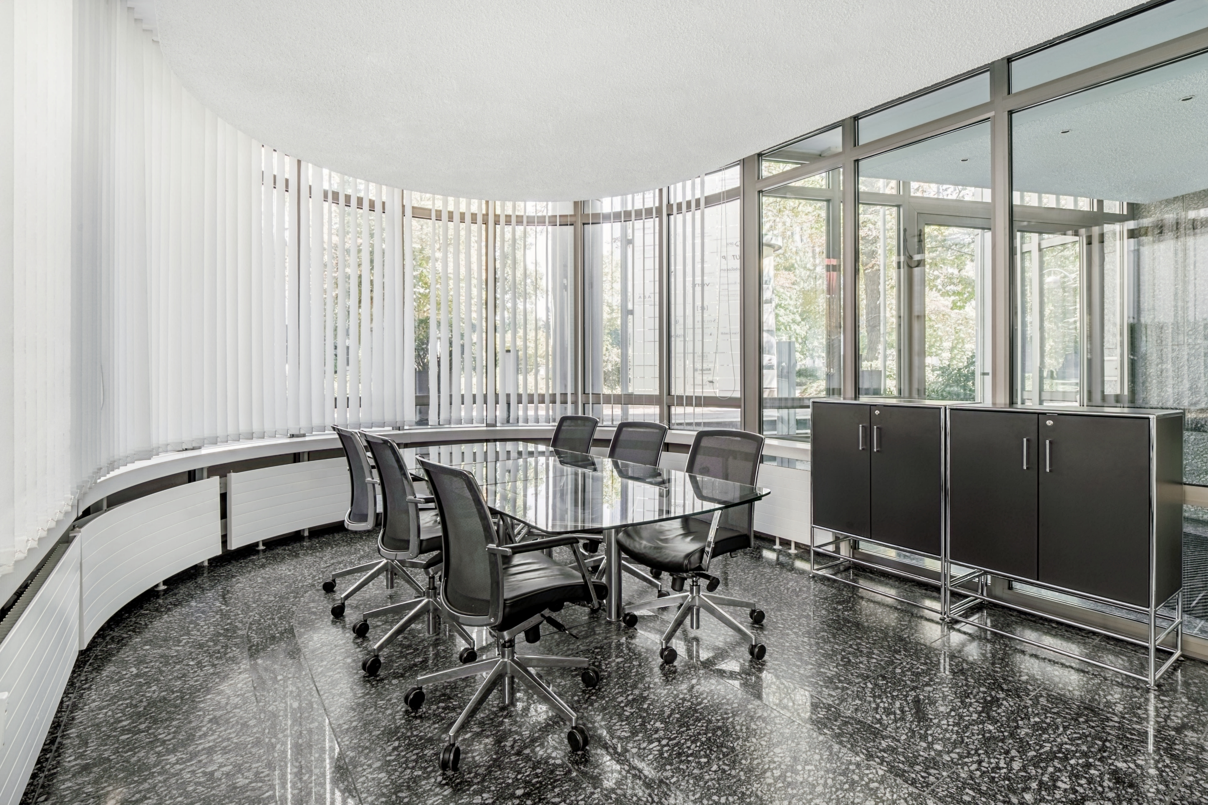 Coworking Space: Arbeitsplätze, Services und Support unterstützen Sie bei der Arbeit in HQ Bockenheimer Landstrasse