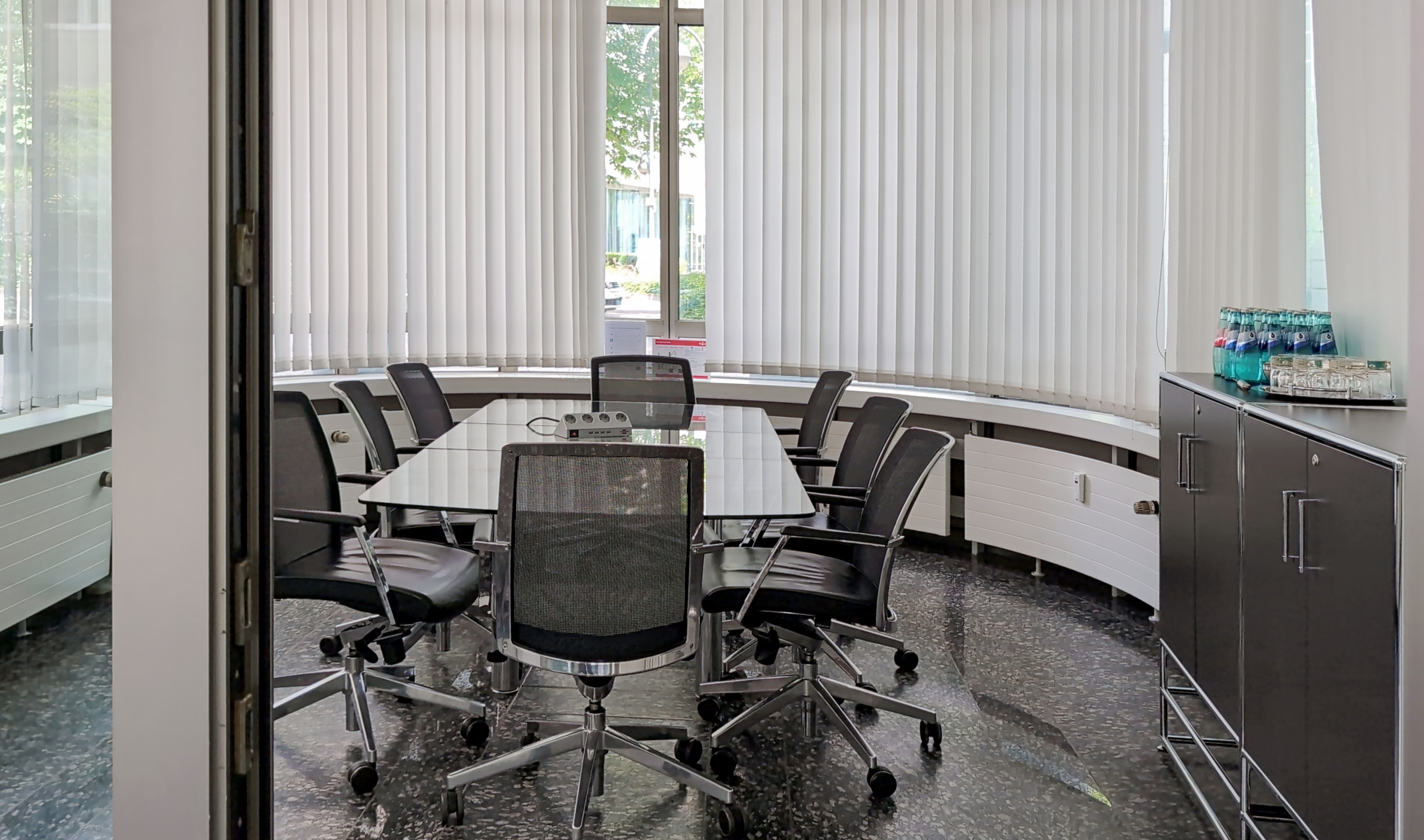 Coworking Space: Arbeitsplätze, Services und Support unterstützen Sie bei der Arbeit in HQ Bockenheimer Landstrasse