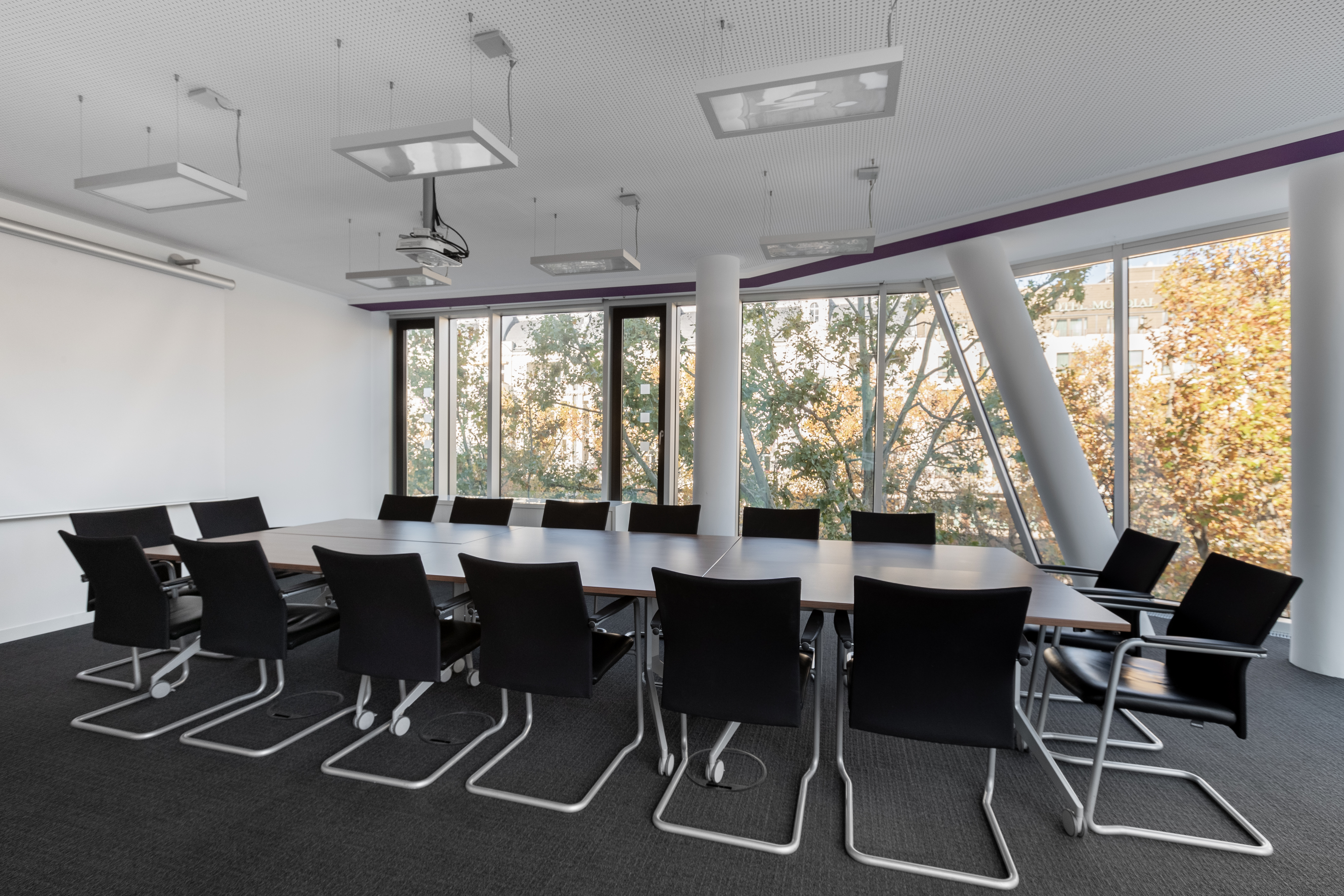 Coworking spaces - Berlin - Entdecken Sie die vielen Möglichkeiten, um in Regus KuDamm 195 auf Ihre Art zu arbeiten