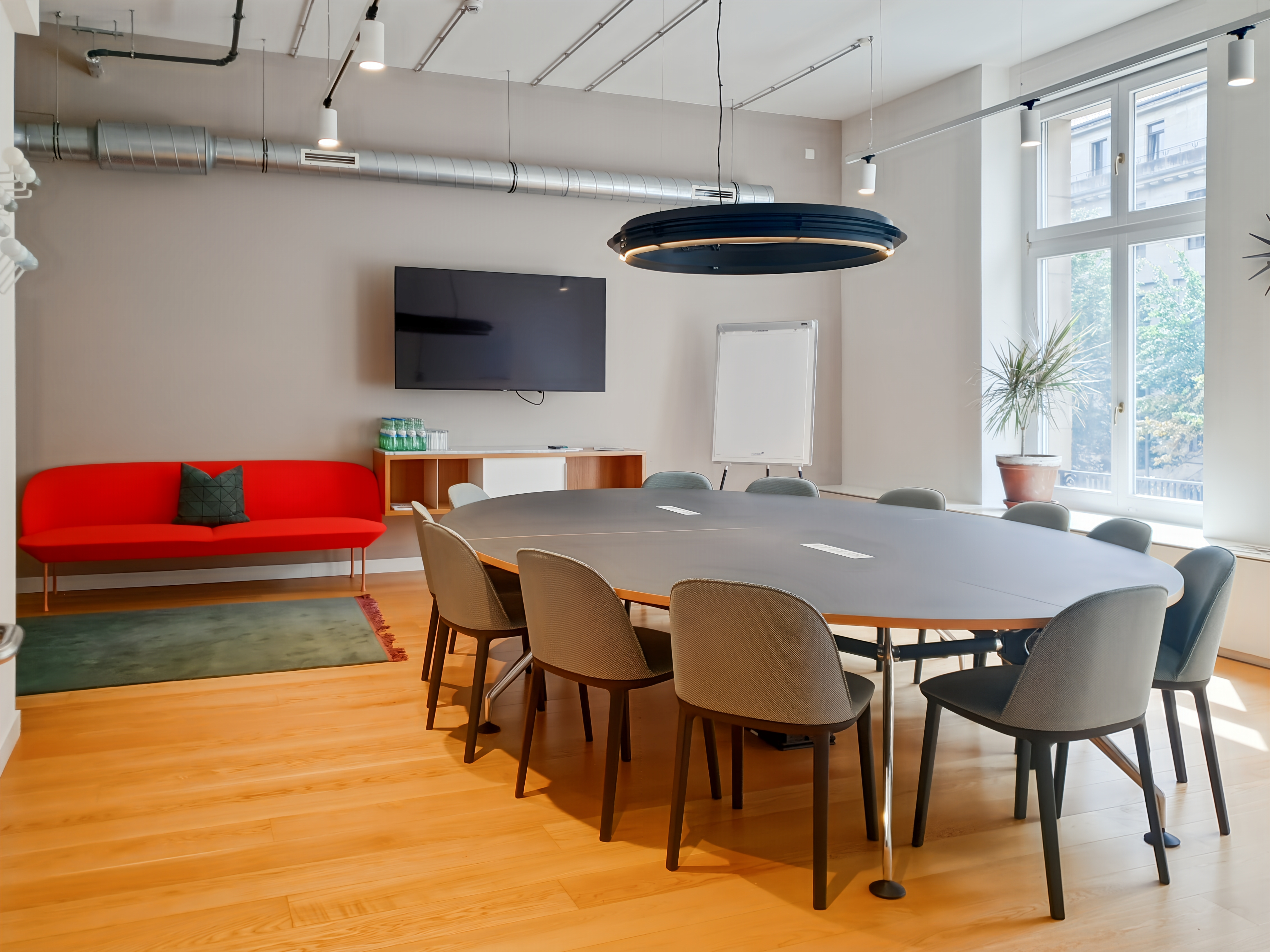 Coworking spaces - Berlin - All-inclusive-Zugang zu [Arbeitsplätzen, virtuellen Büros und Besprechungsräumen] in Spaces Gendarmenmarkt