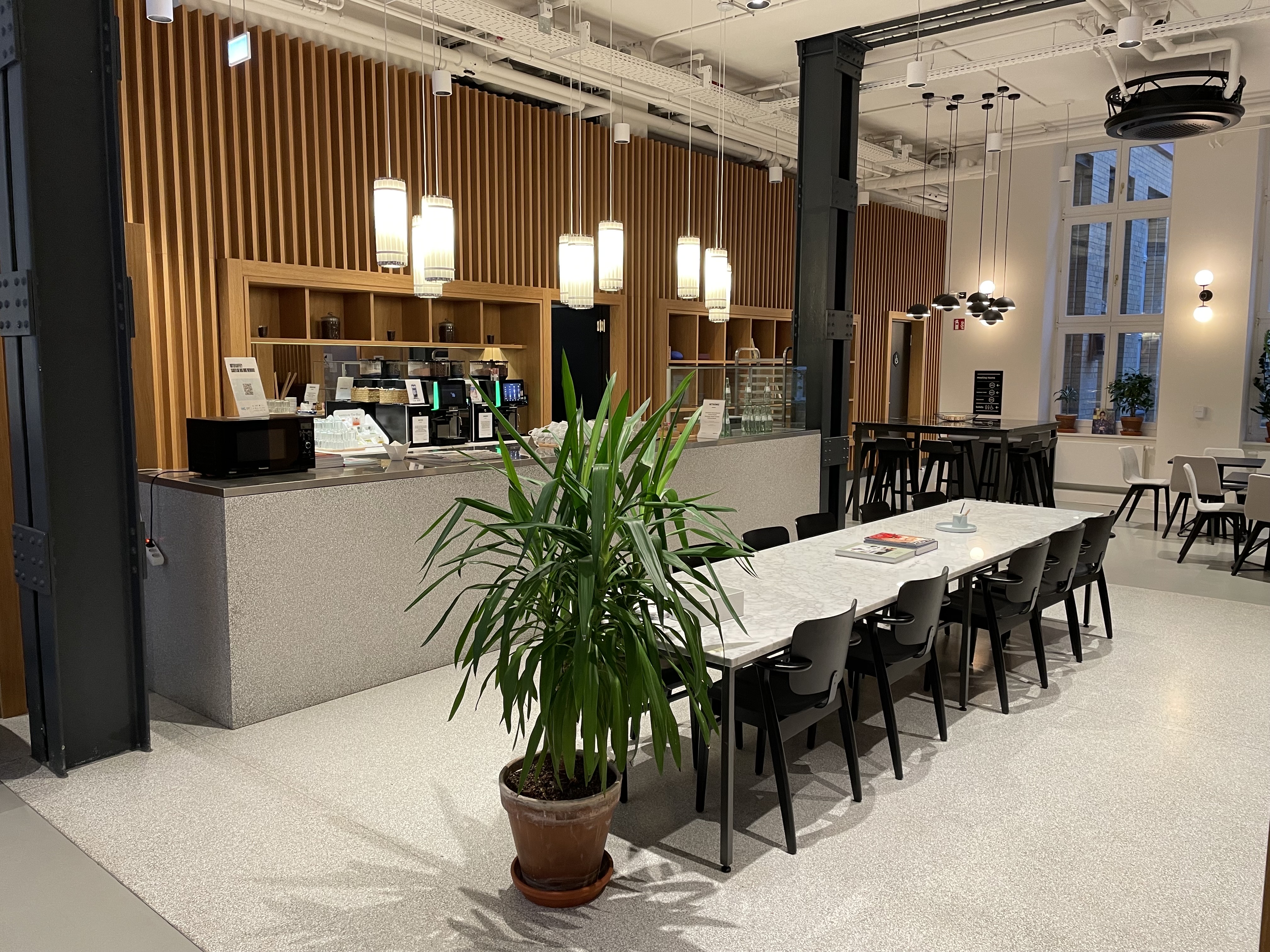 Coworking Space: All-inclusive-Zugang zu [Arbeitsplätzen, virtuellen Büros und Besprechungsräumen] in Spaces Gendarmenmarkt