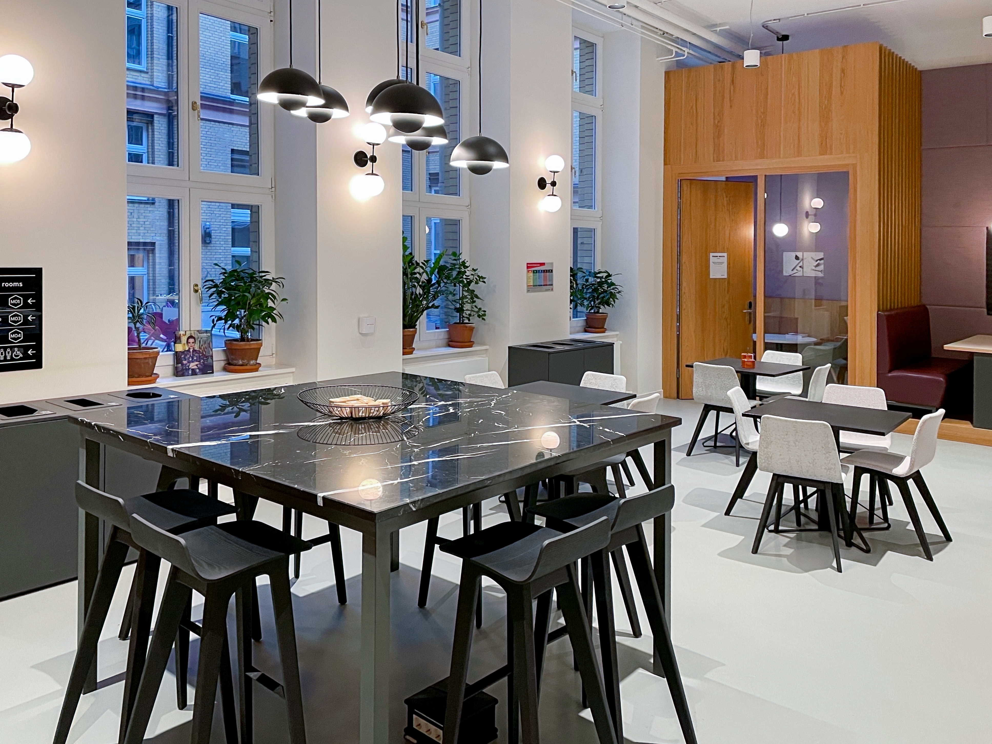 Coworking Space: All-inclusive-Zugang zu [Arbeitsplätzen, virtuellen Büros und Besprechungsräumen] in Spaces Gendarmenmarkt