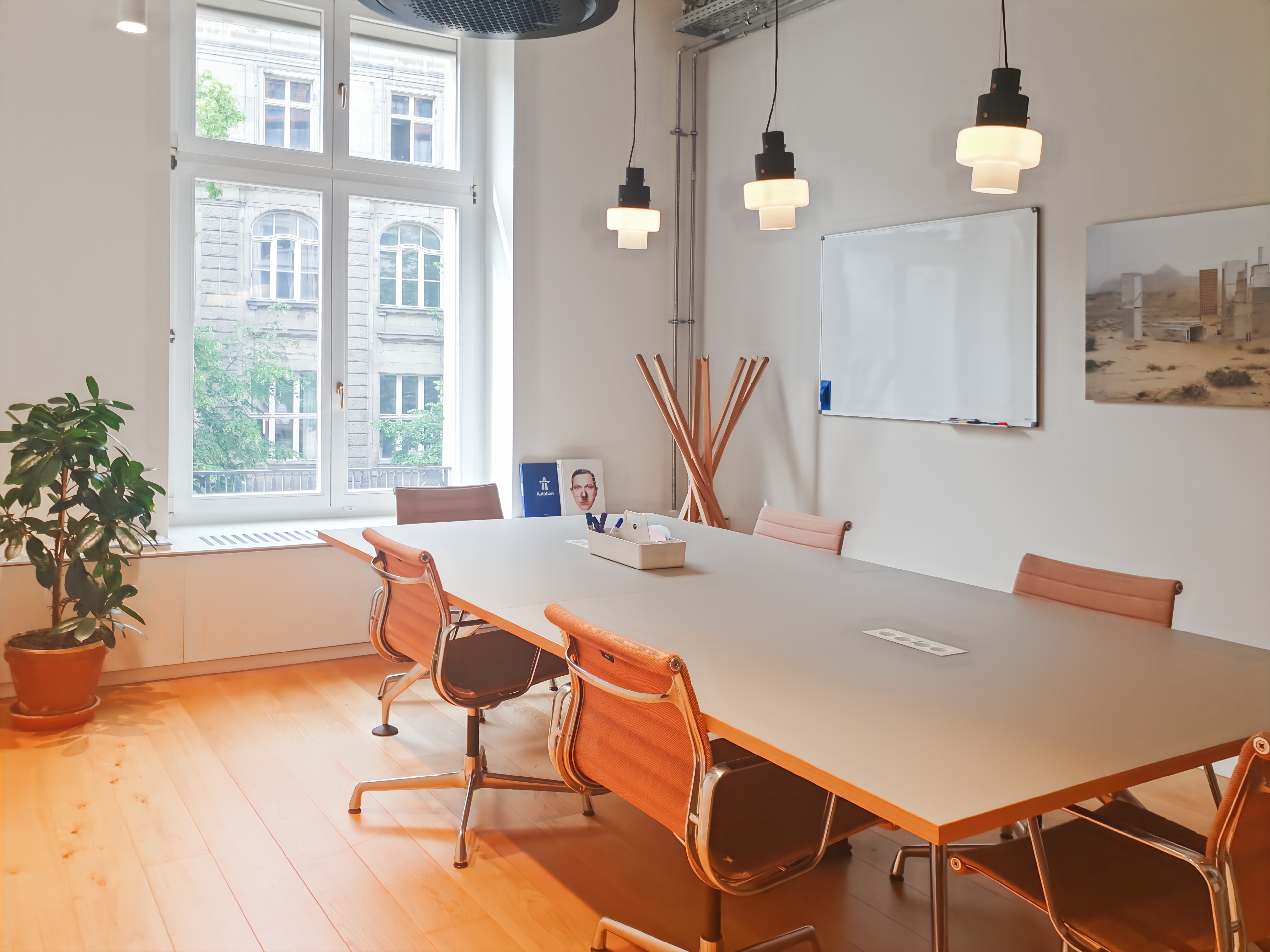 Coworking Space: All-inclusive-Zugang zu [Arbeitsplätzen, virtuellen Büros und Besprechungsräumen] in Spaces Gendarmenmarkt