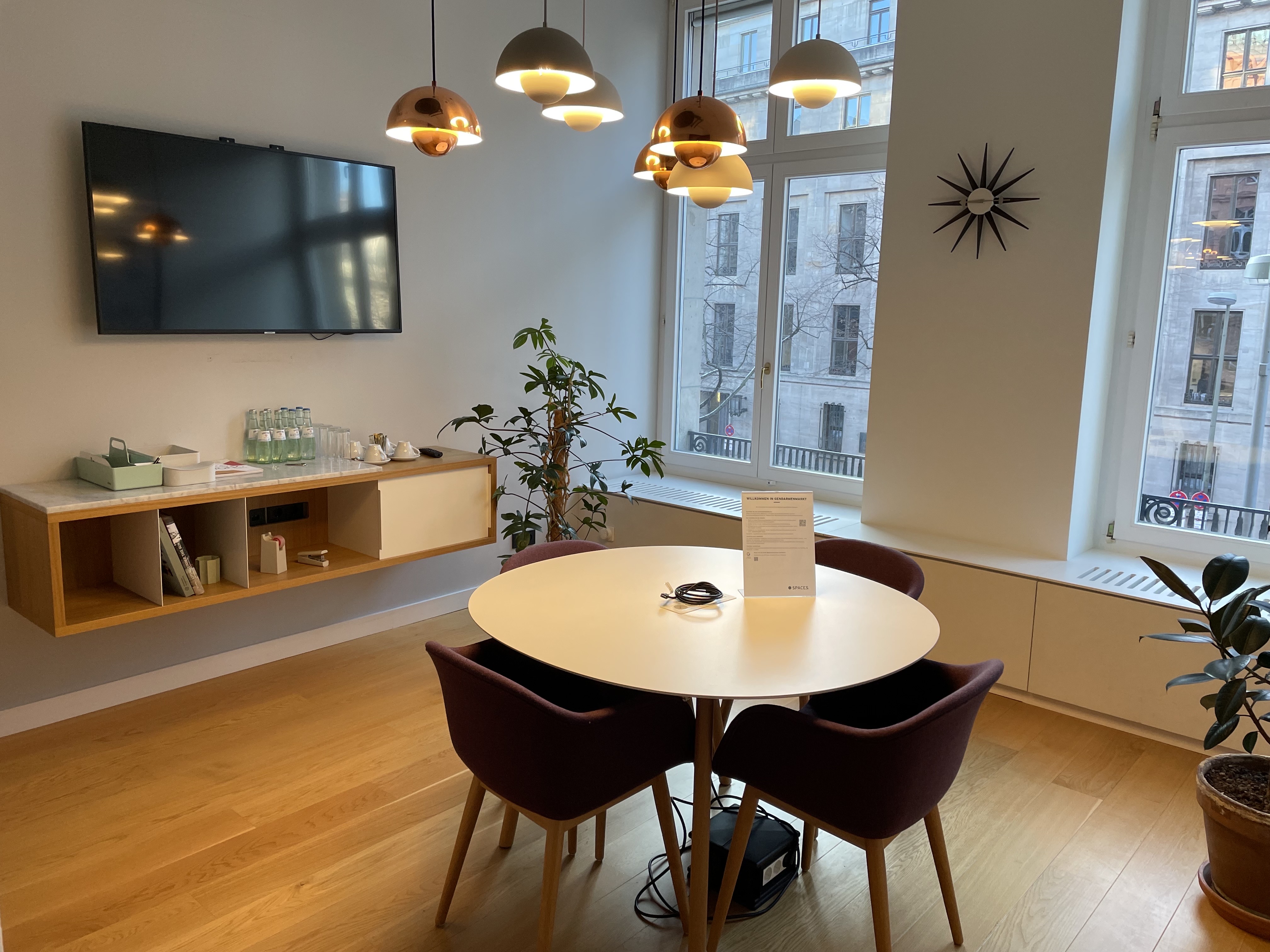 Coworking Space: All-inclusive-Zugang zu [Arbeitsplätzen, virtuellen Büros und Besprechungsräumen] in Spaces Gendarmenmarkt