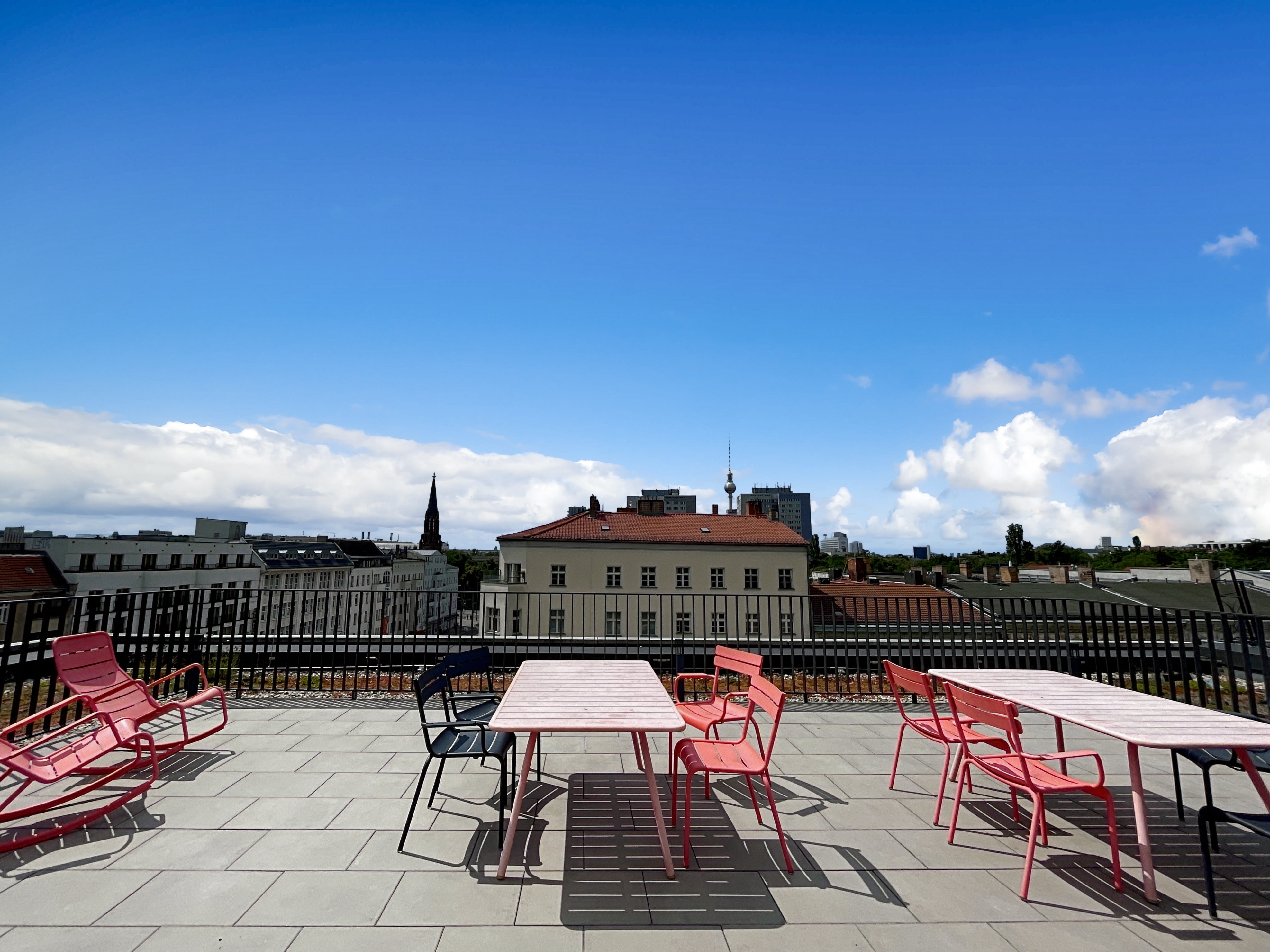 Coworking spaces - Berlin - All-inclusive-Zugang zu [Arbeitsplätzen, virtuellen Büros und Besprechungsräumen] in Spaces Prenzlauer Berg