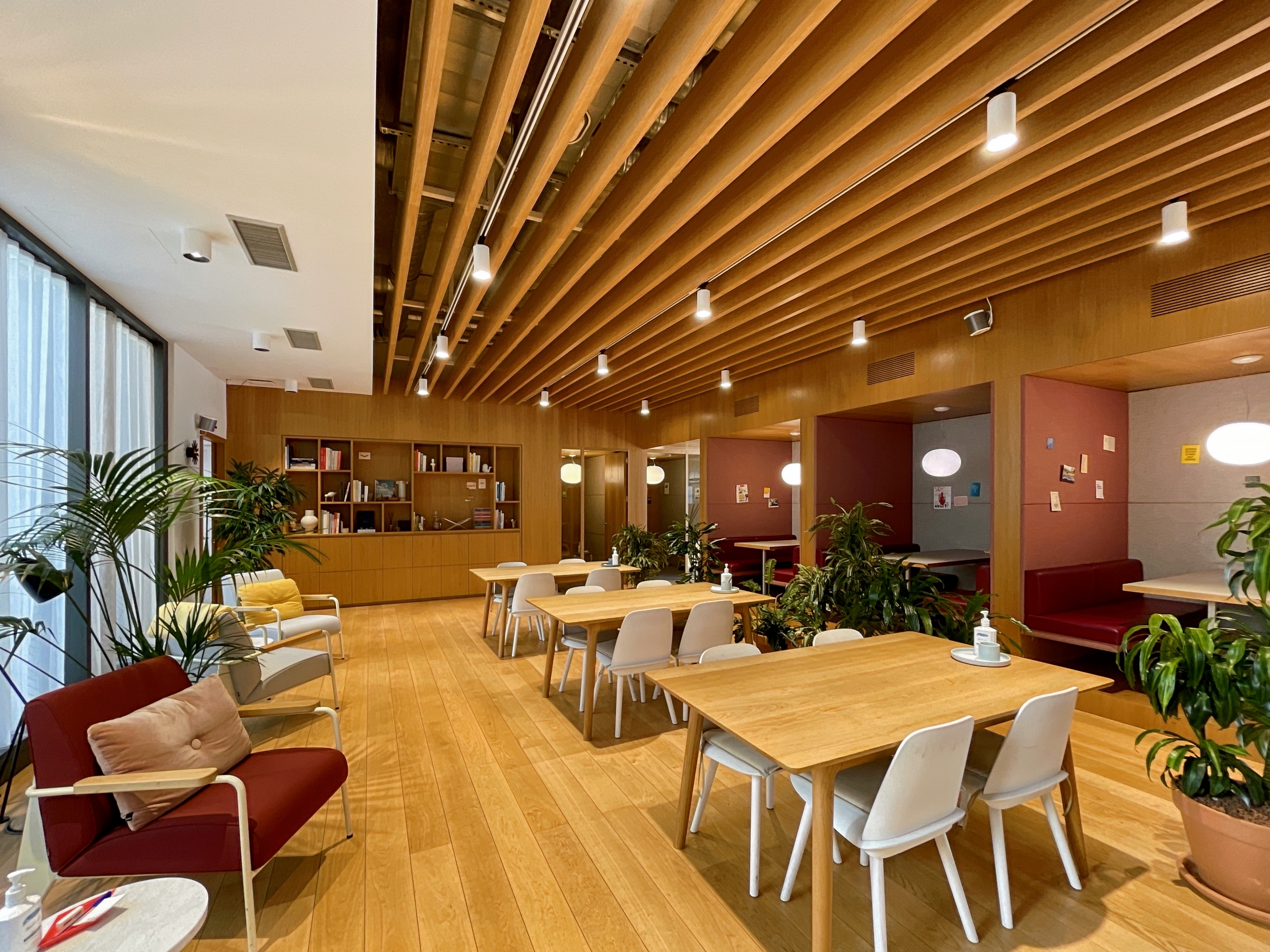 Coworking spaces - Berlin - All-inclusive-Zugang zu [Arbeitsplätzen, virtuellen Büros und Besprechungsräumen] in Spaces Prenzlauer Berg