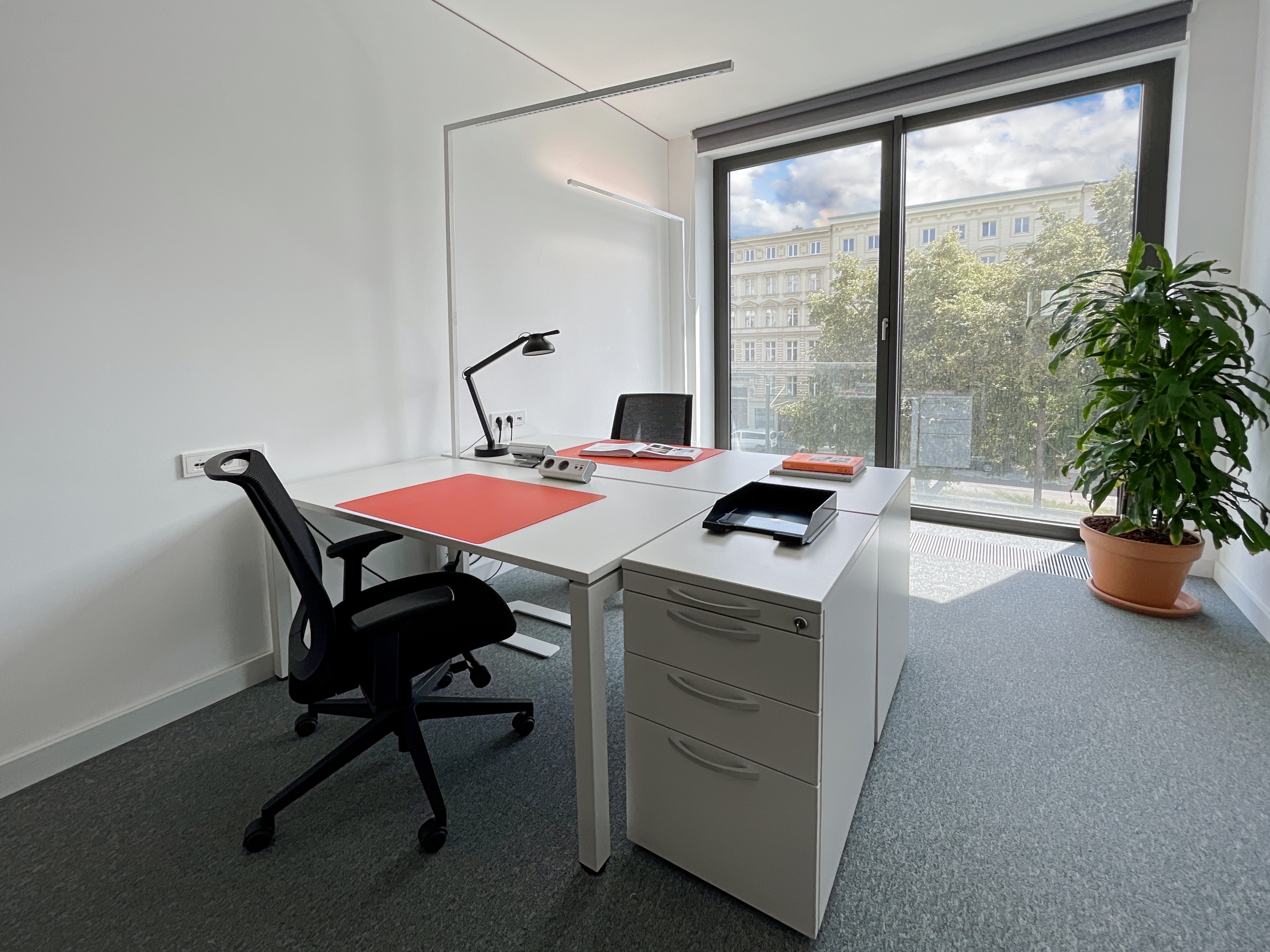 Coworking Space: All-inclusive-Zugang zu [Arbeitsplätzen, virtuellen Büros und Besprechungsräumen] in Spaces Prenzlauer Berg