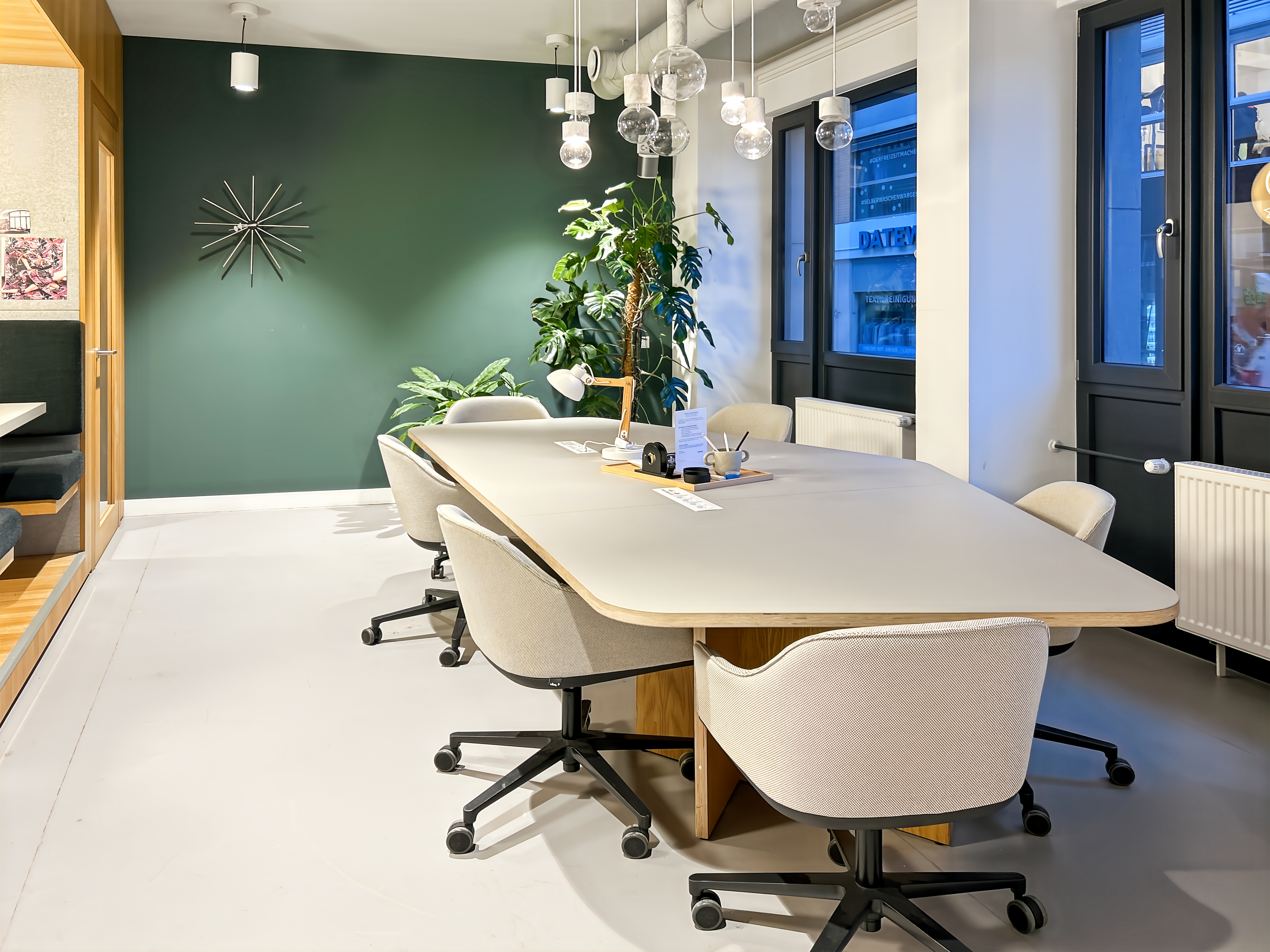 Coworking Space: Meetings, Arbeit und Zusammenarbeit in unseren professionellen Business Center in Spaces Breite Strasse