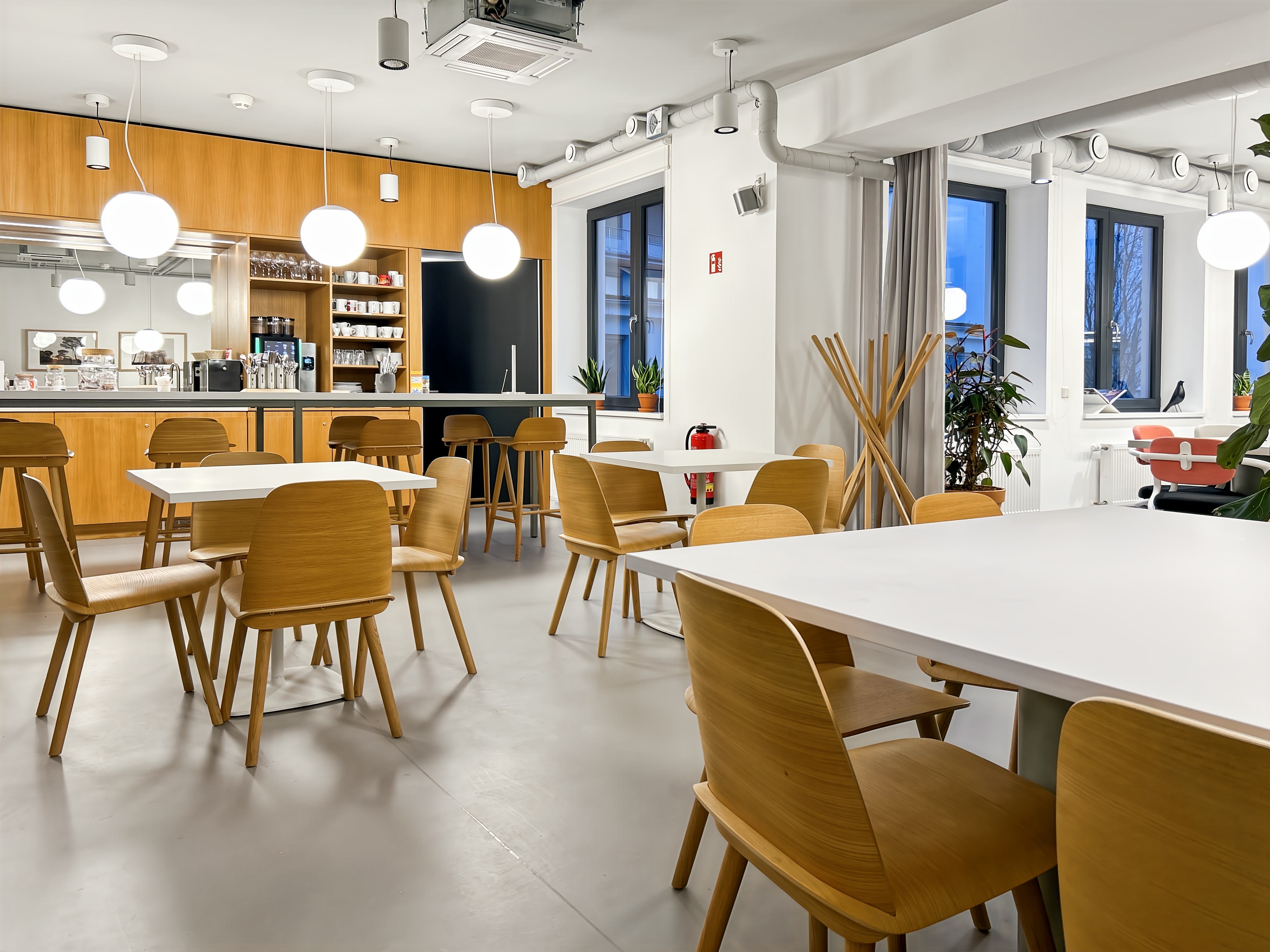 Coworking Space: Meetings, Arbeit und Zusammenarbeit in unseren professionellen Business Center in Spaces Breite Strasse