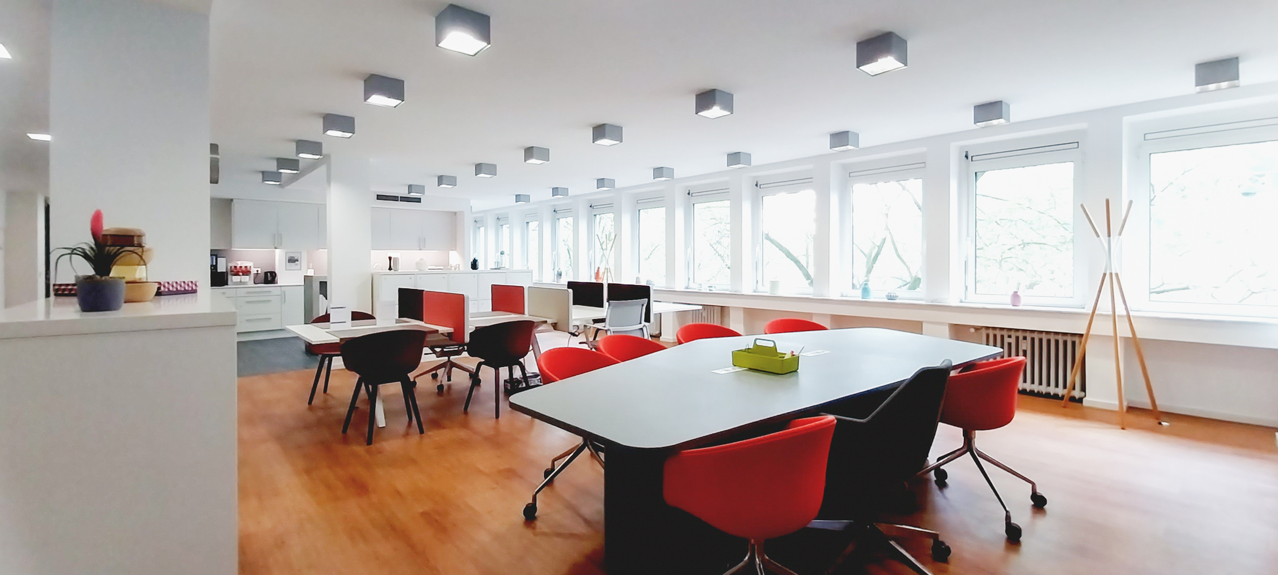 Coworking Spaces - Typ: Coworking Space - Köln, Bonn, Eifel ... - Arbeitsplätze, Services und Support unterstützen Sie bei der Arbeit in HQ Berliner Allee