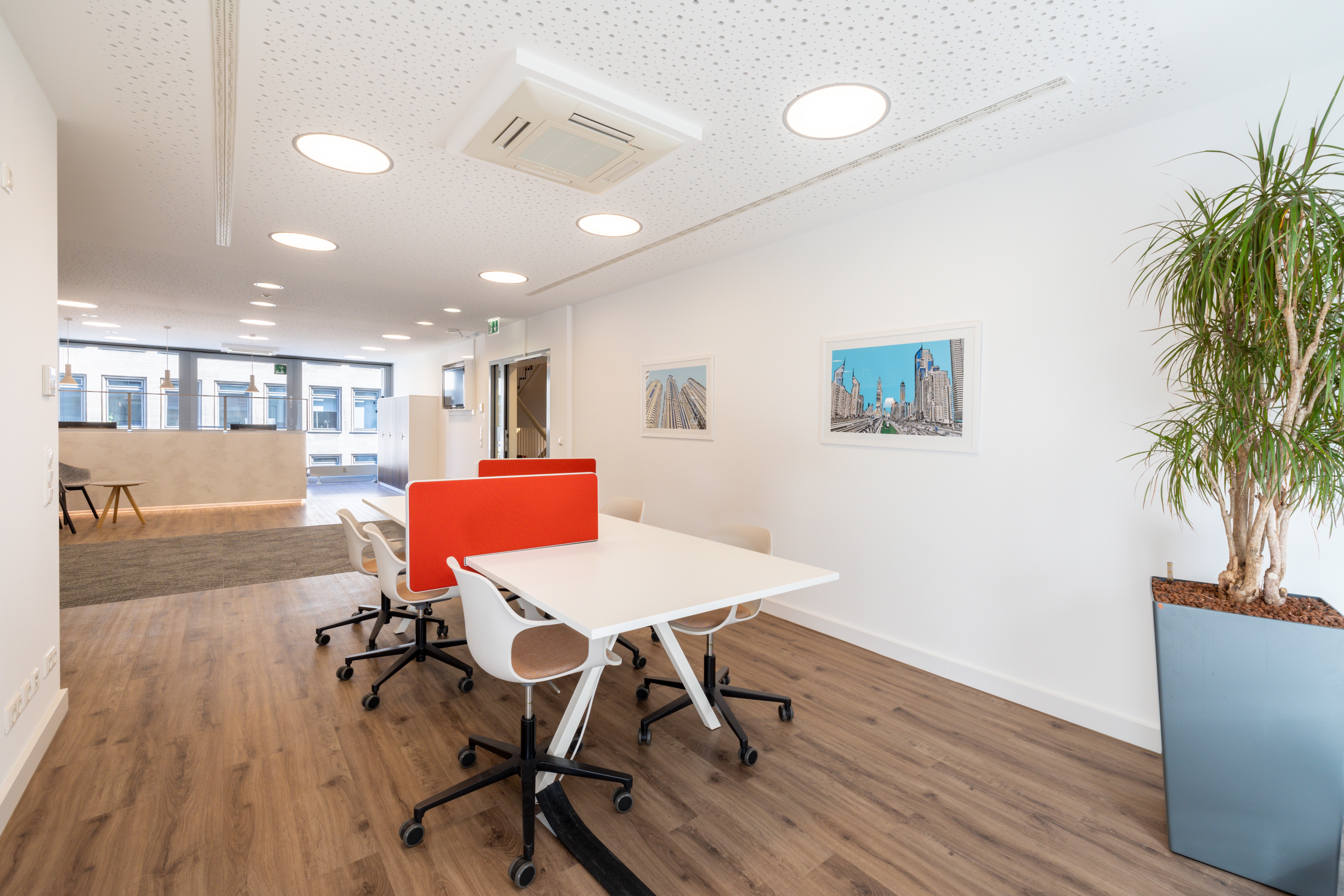 Coworking Space: Arbeitsplätze, Services und Support unterstützen Sie bei der Arbeit in Regus Königsallee 92a