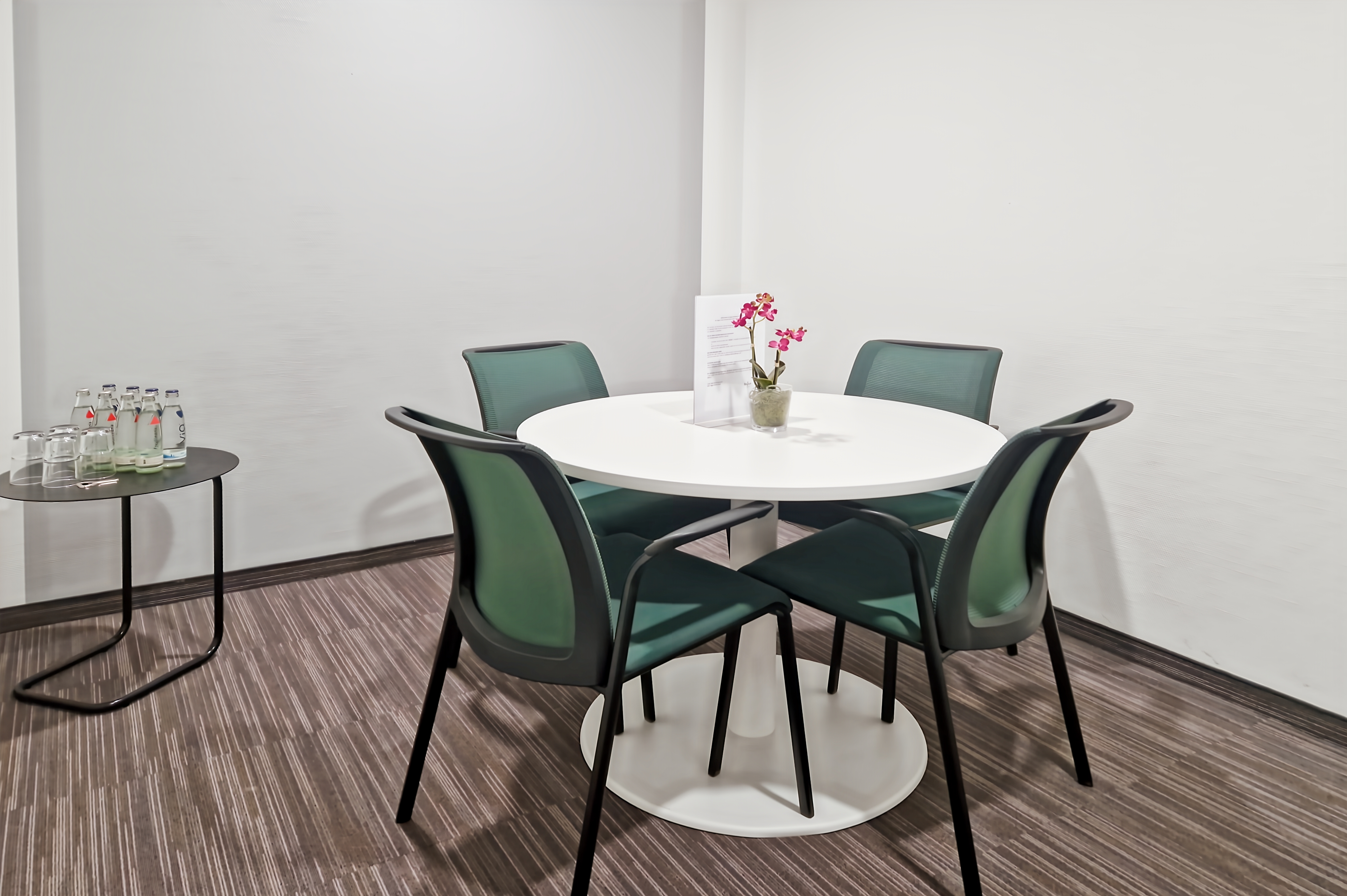 Coworking Space: All-inclusive-Zugang zu [Arbeitsplätzen, virtuellen Büros und Besprechungsräumen] in Regus Chilehaus