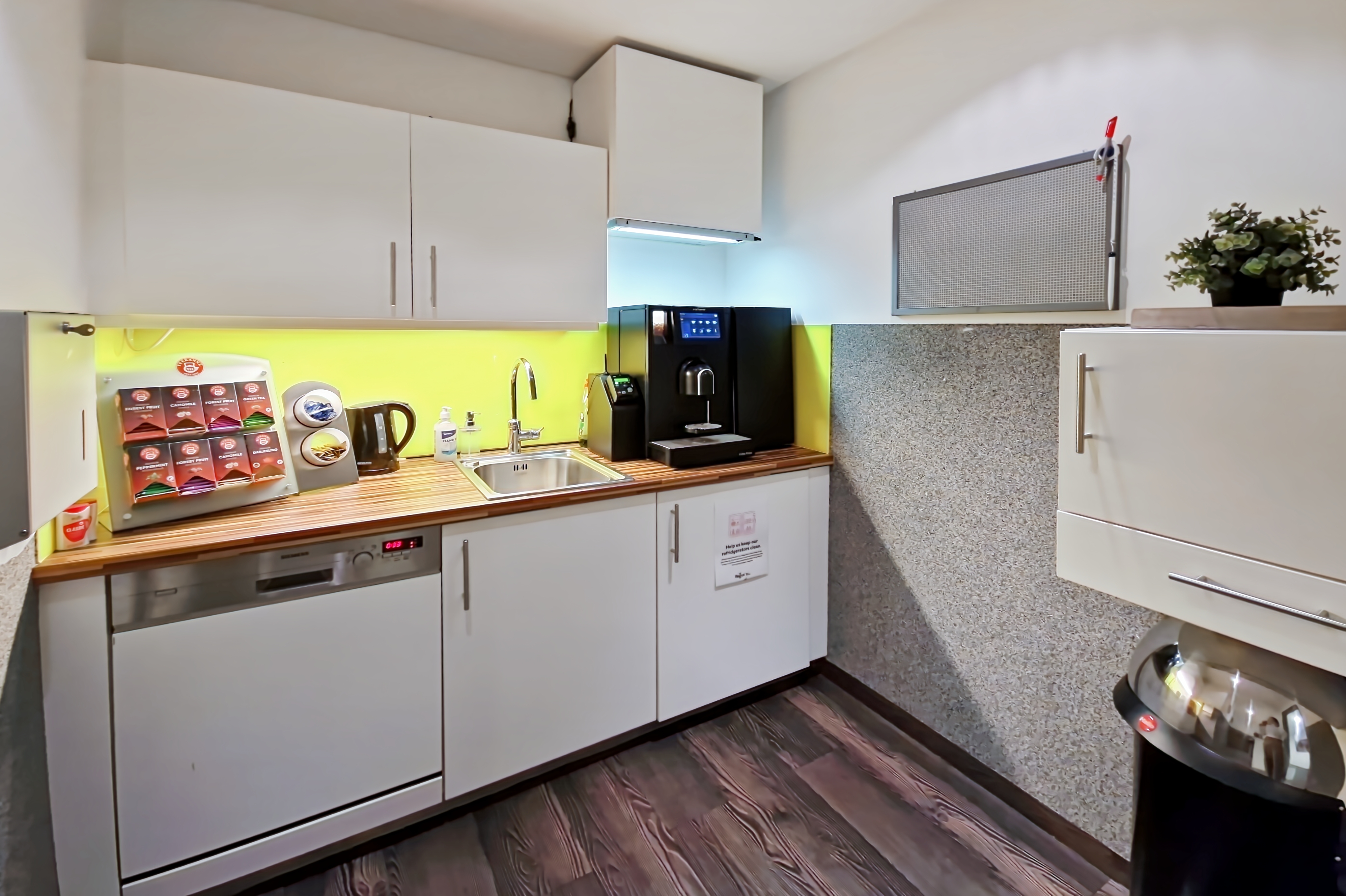 Coworking Space: All-inclusive-Zugang zu [Arbeitsplätzen, virtuellen Büros und Besprechungsräumen] in Regus Chilehaus